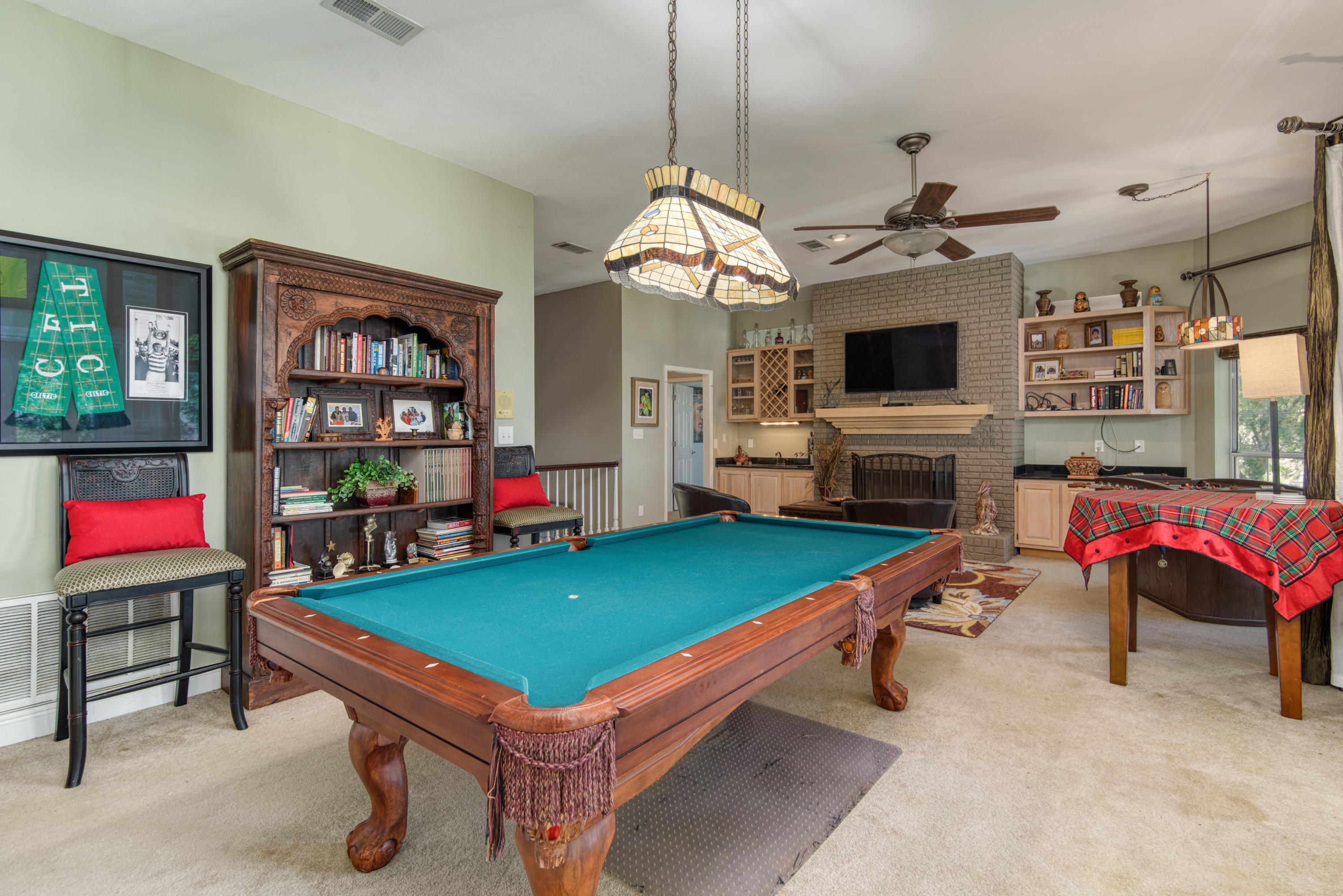 HICKORY SHORES - Residential