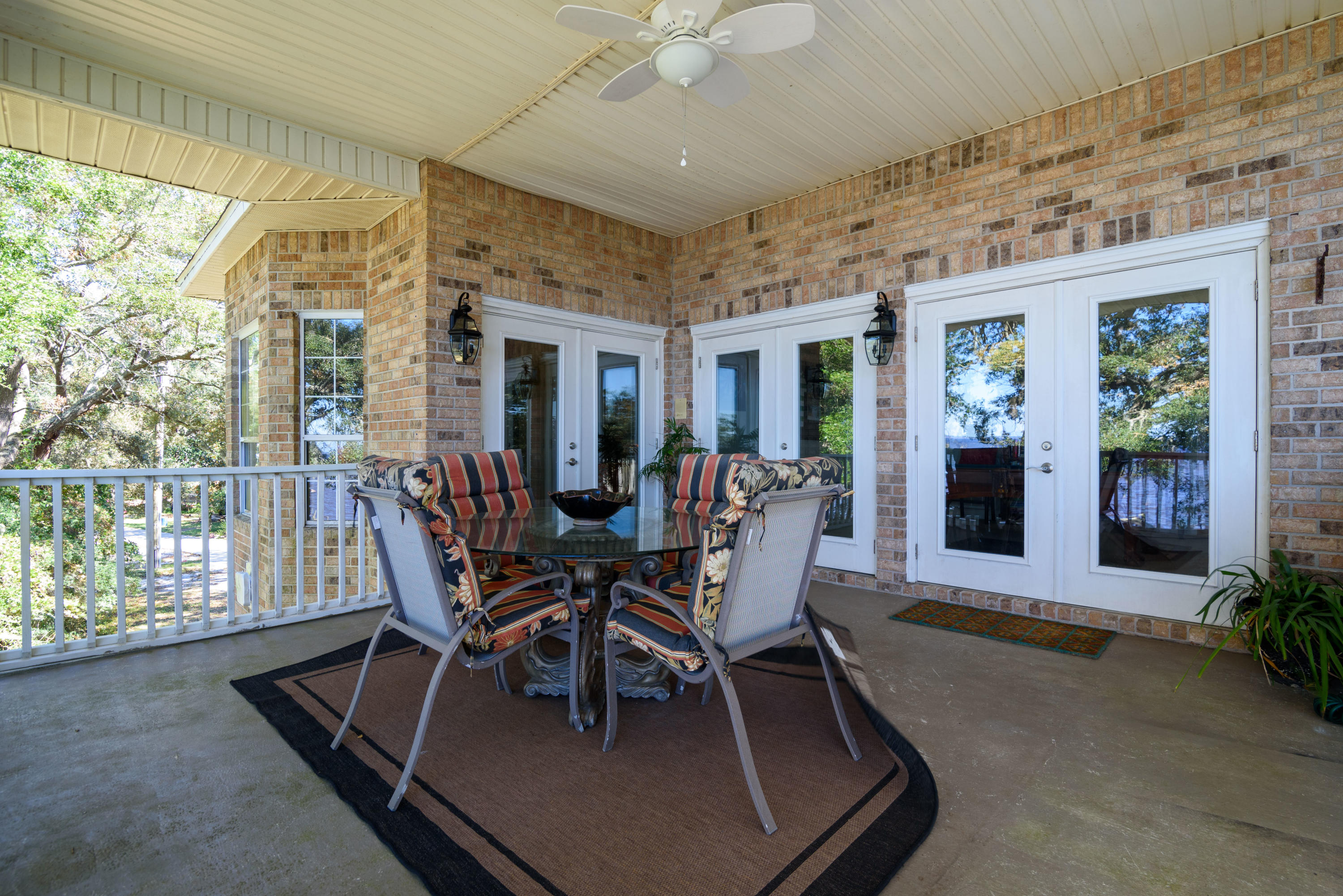 HICKORY SHORES - Residential