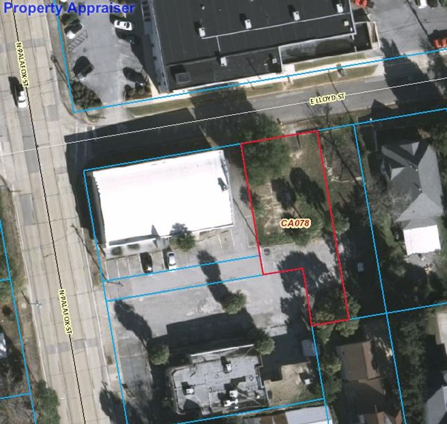 Commercial land adjoining 6000 SF building at the corner of N Palafox and Lloyd