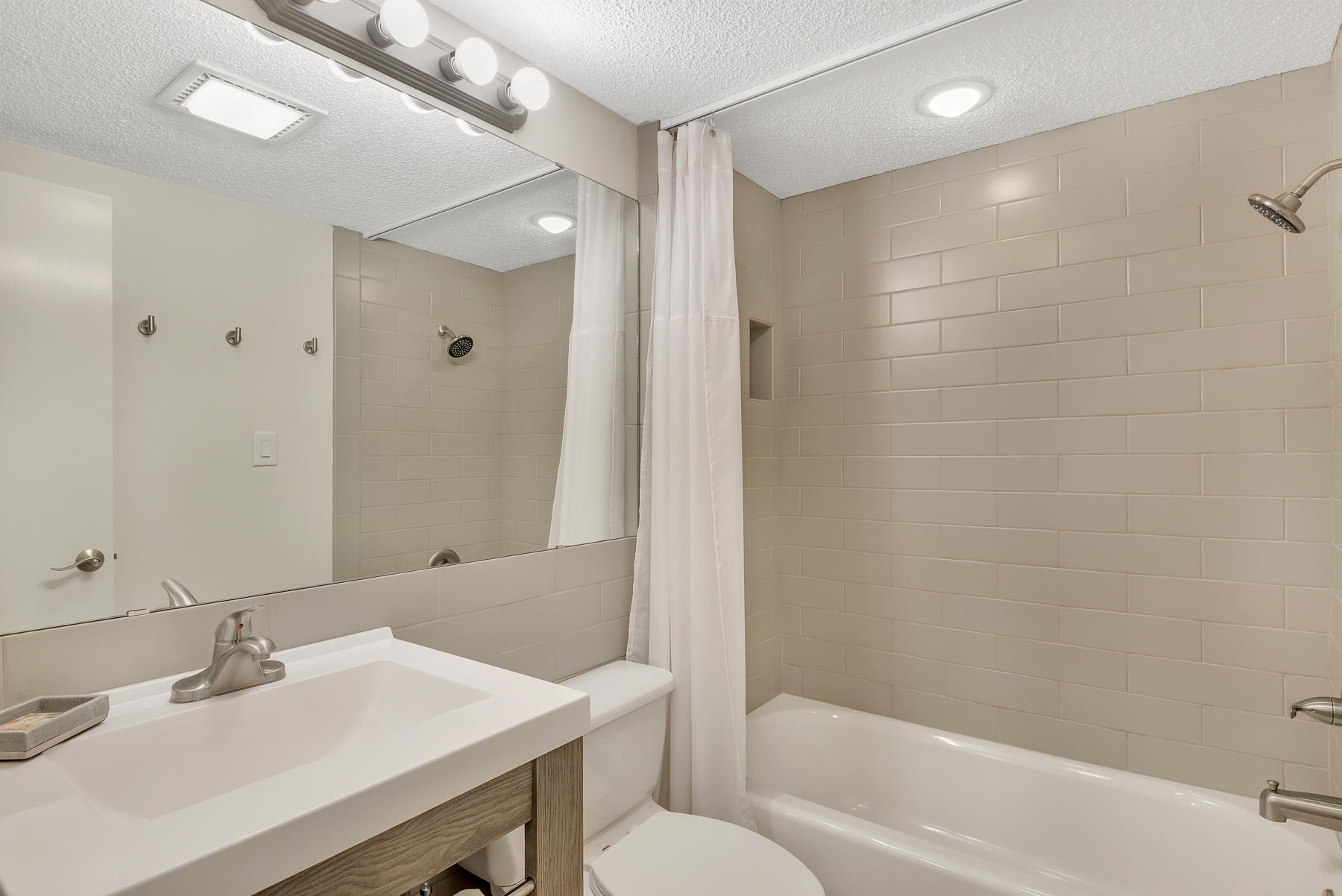 JETTY EAST CONDO - Residential