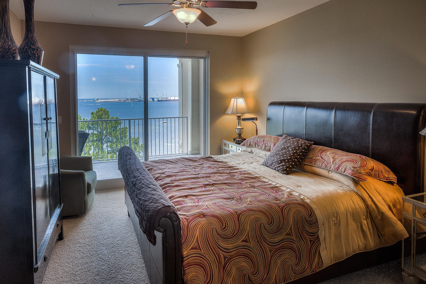 MAGNOLIA BAY CLUB - Residential