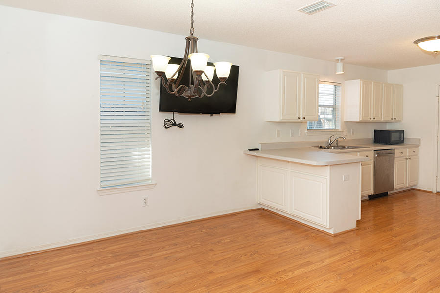 LAUREL OAKS S/D - Residential Lease