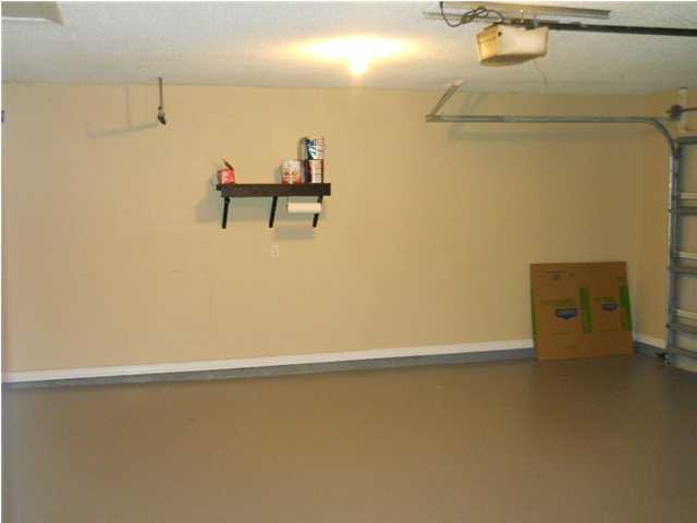 COUNTRYVIEW ESTATES 10TH ADDN - Residential Lease