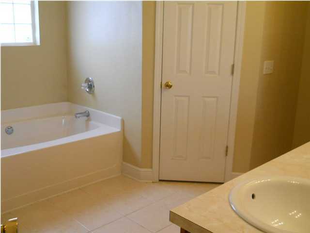 COUNTRYVIEW ESTATES 10TH ADDN - Residential Lease