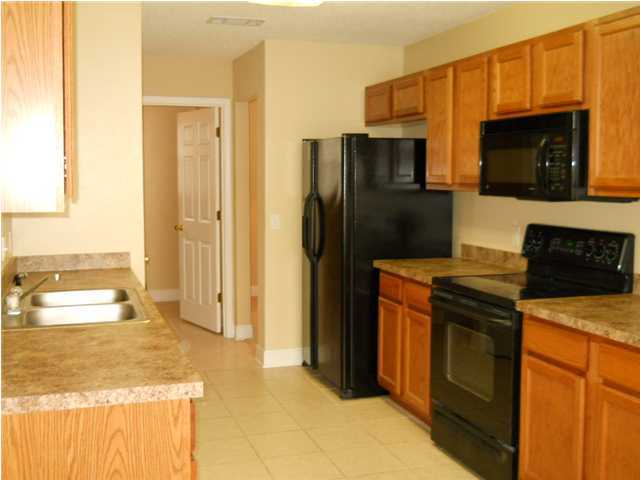 COUNTRYVIEW ESTATES 10TH ADDN - Residential Lease