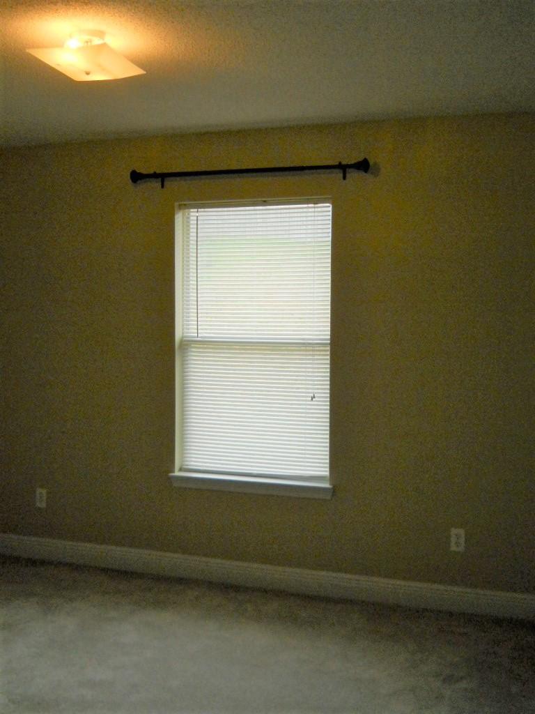 COUNTRYVIEW ESTATES 10TH ADDN - Residential Lease