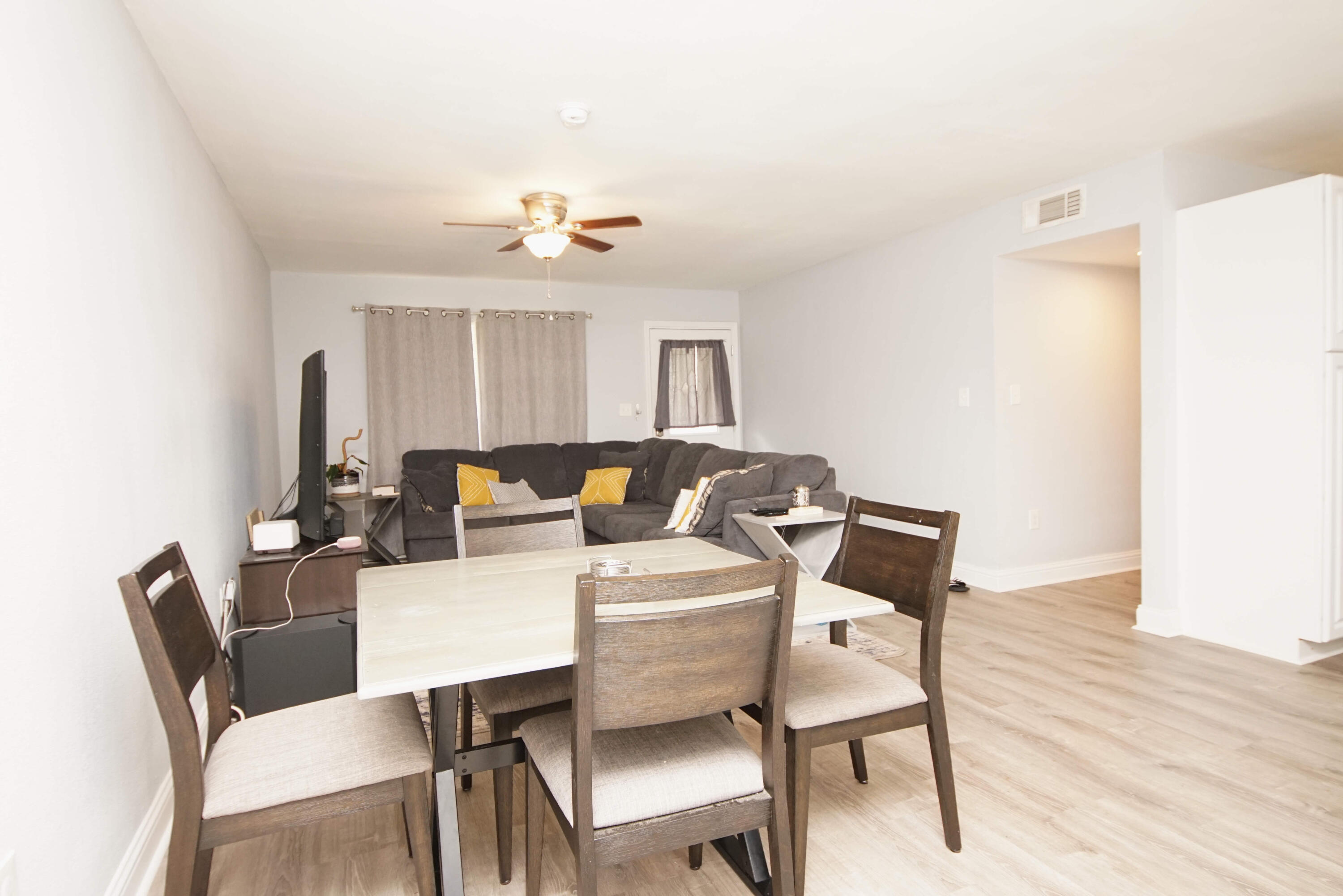 PORT DIXIE - Residential Lease