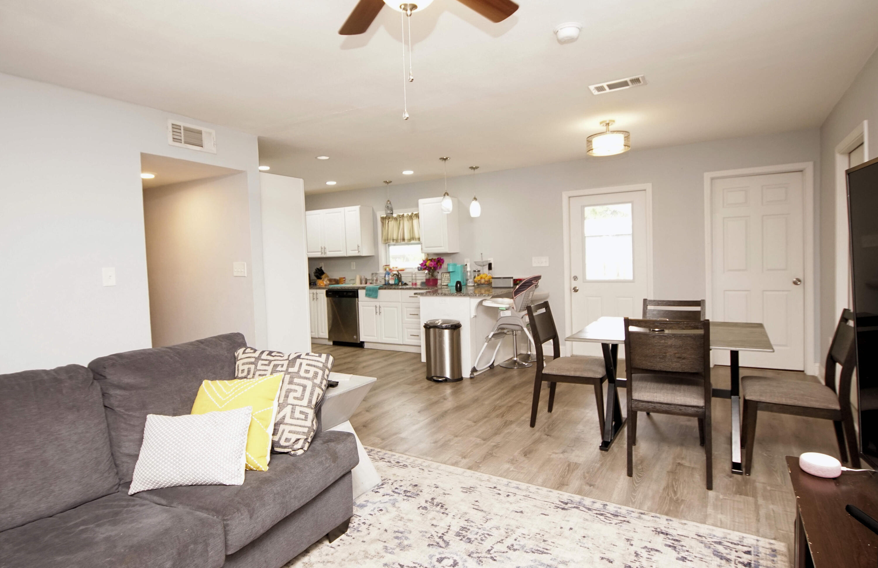 PORT DIXIE - Residential Lease