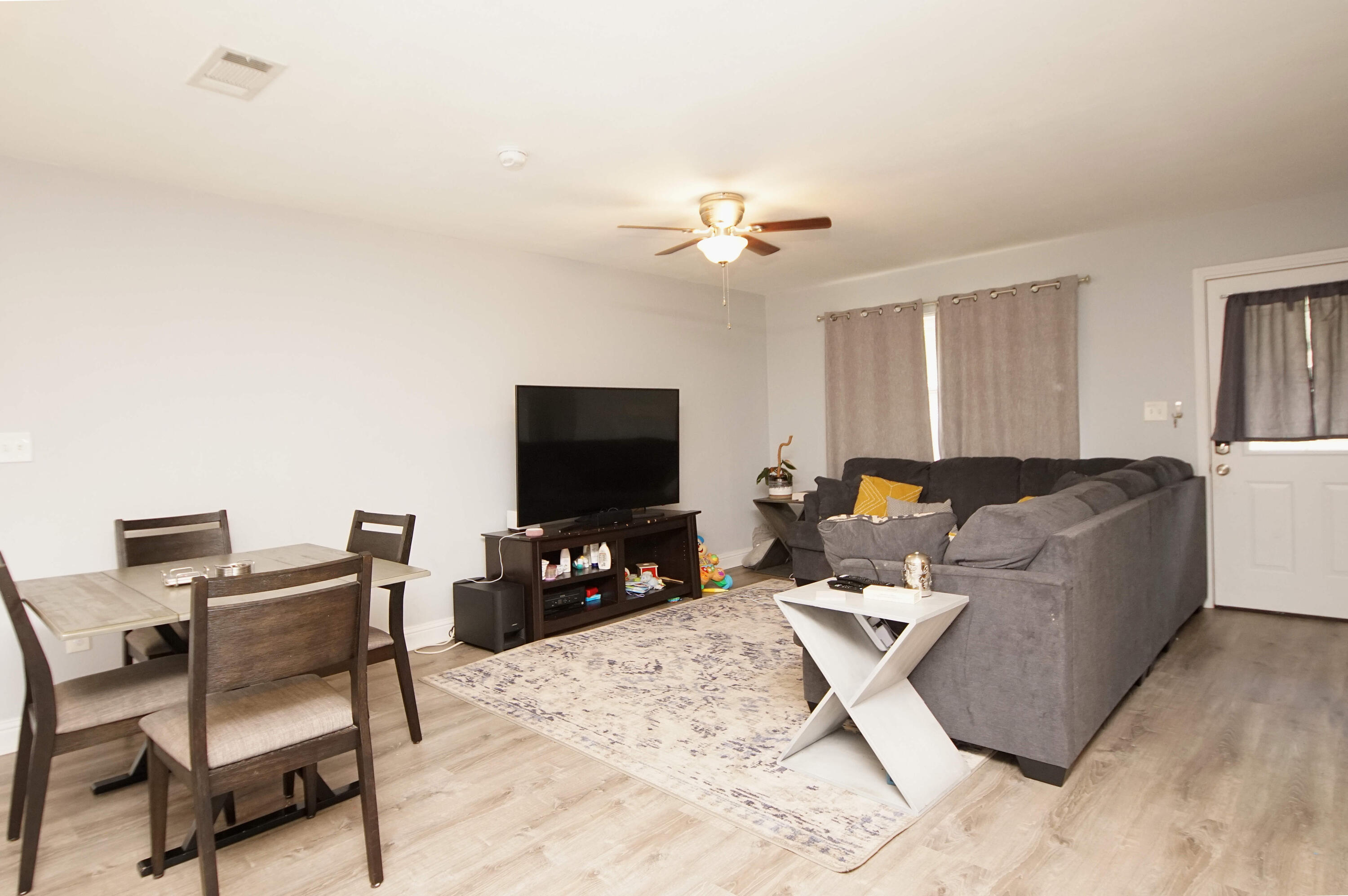 PORT DIXIE - Residential Lease