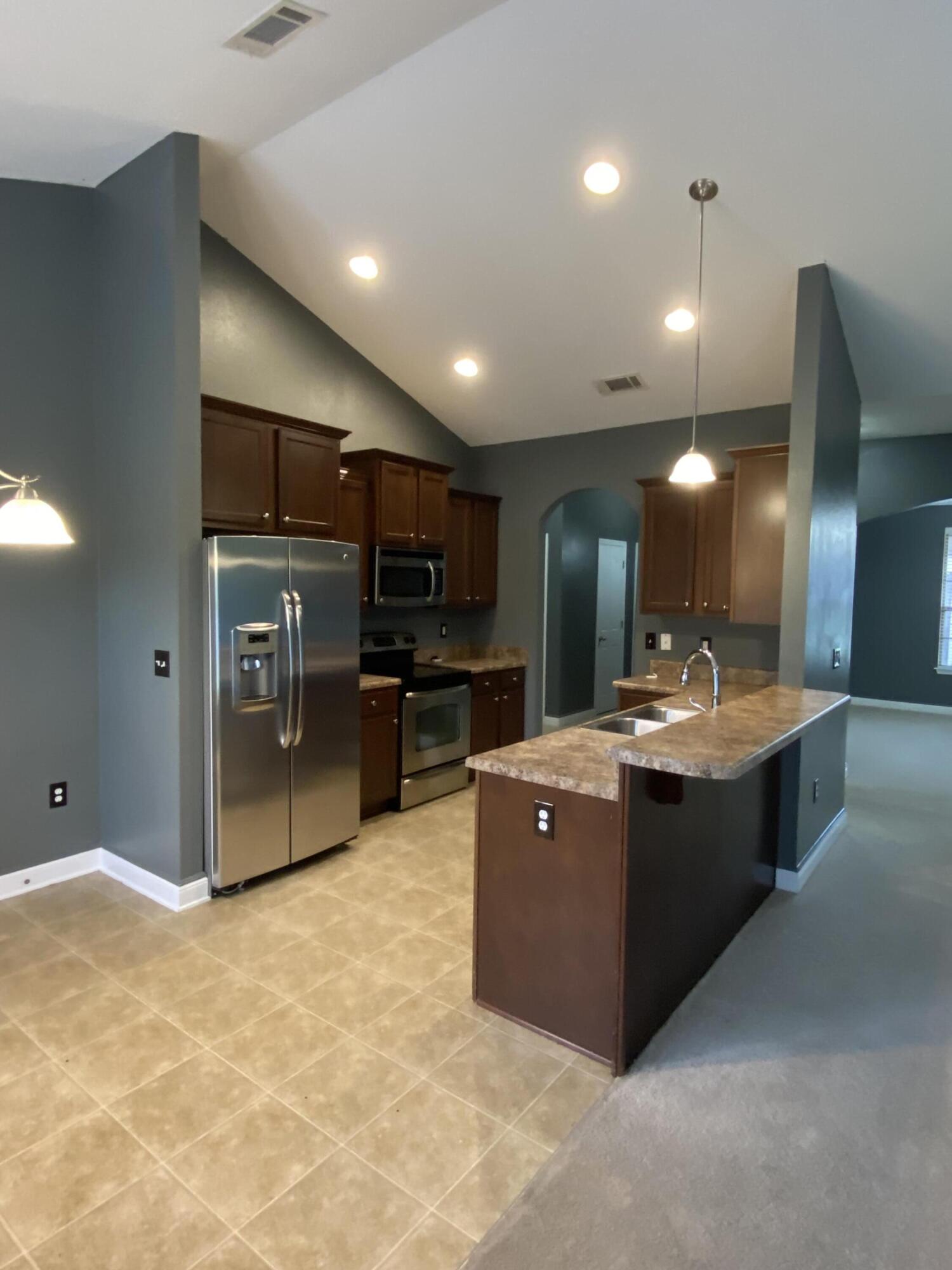 TREASURE ISLE ESTATES - Residential Lease