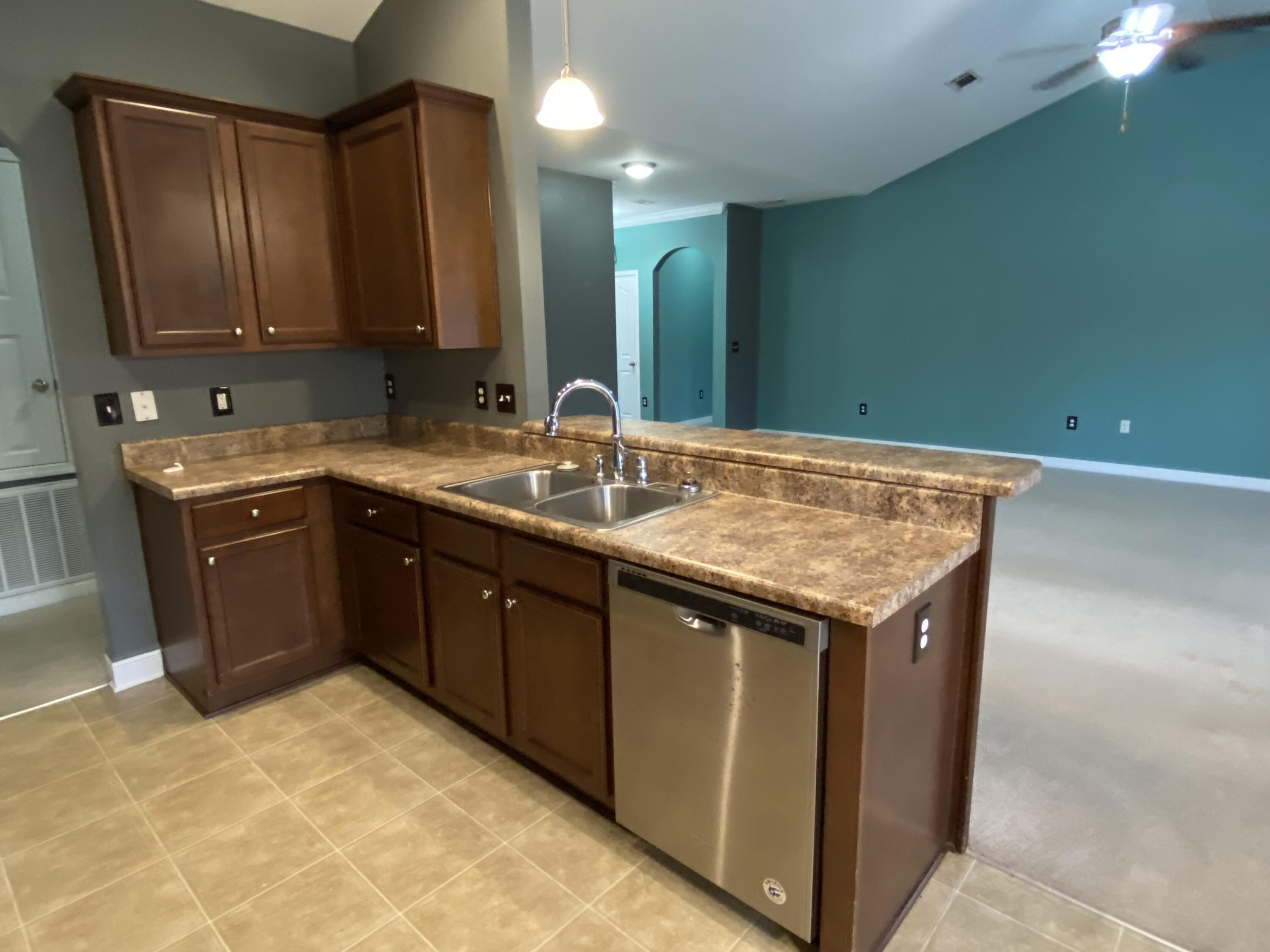 TREASURE ISLE ESTATES - Residential Lease