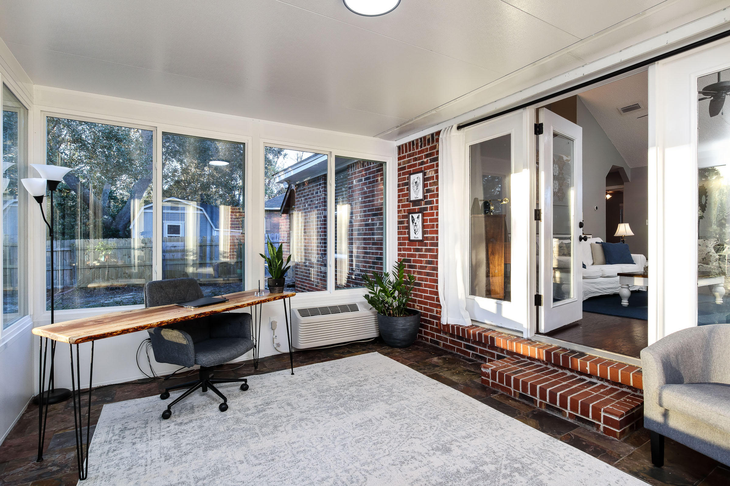 CASTELAR - Residential