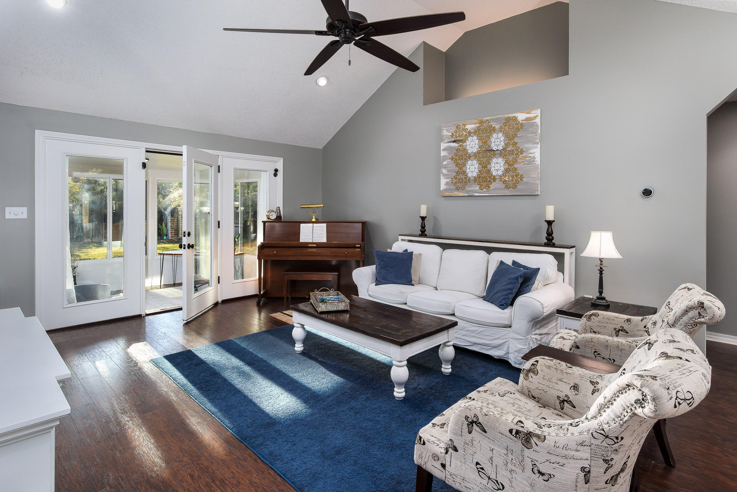 CASTELAR - Residential