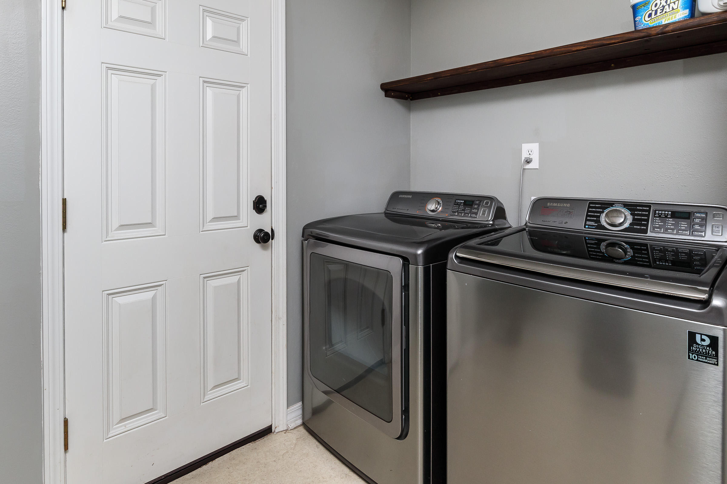 CASTELAR - Residential