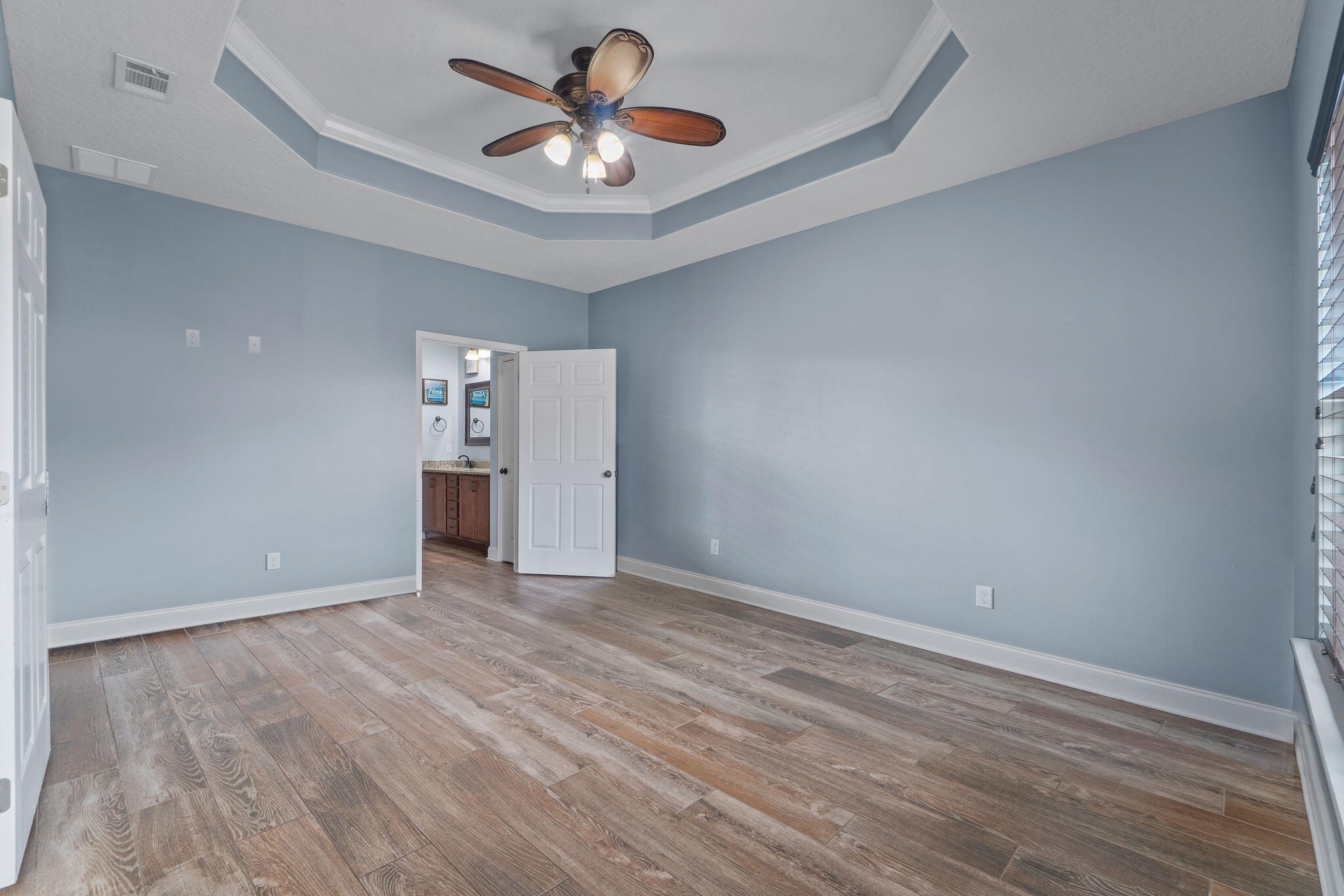 CRESCENT SHORES - Residential