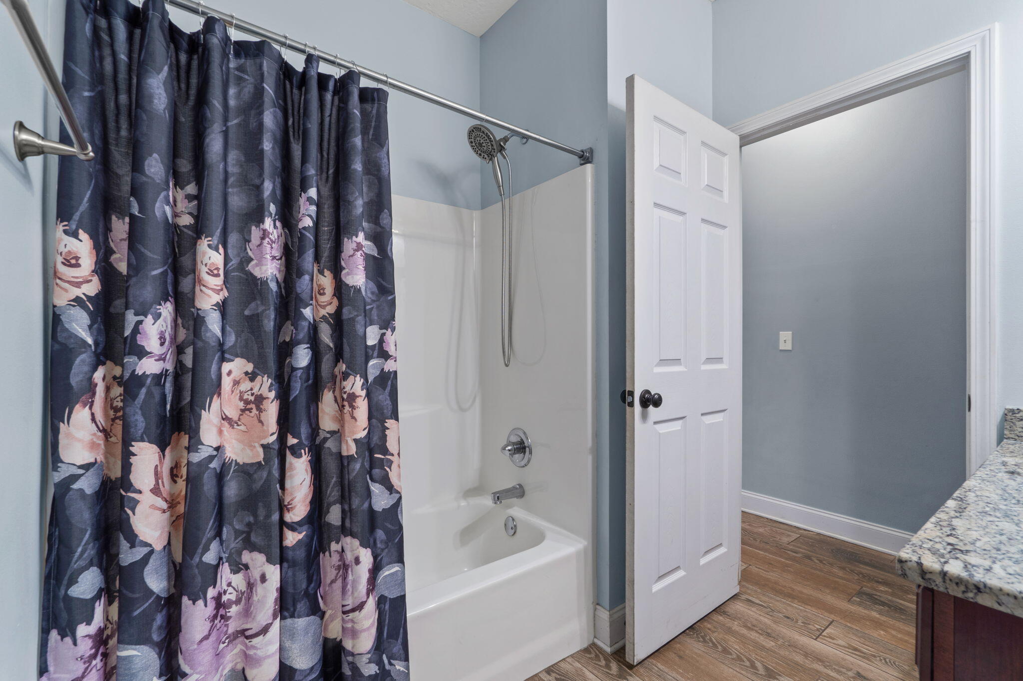 CRESCENT SHORES - Residential