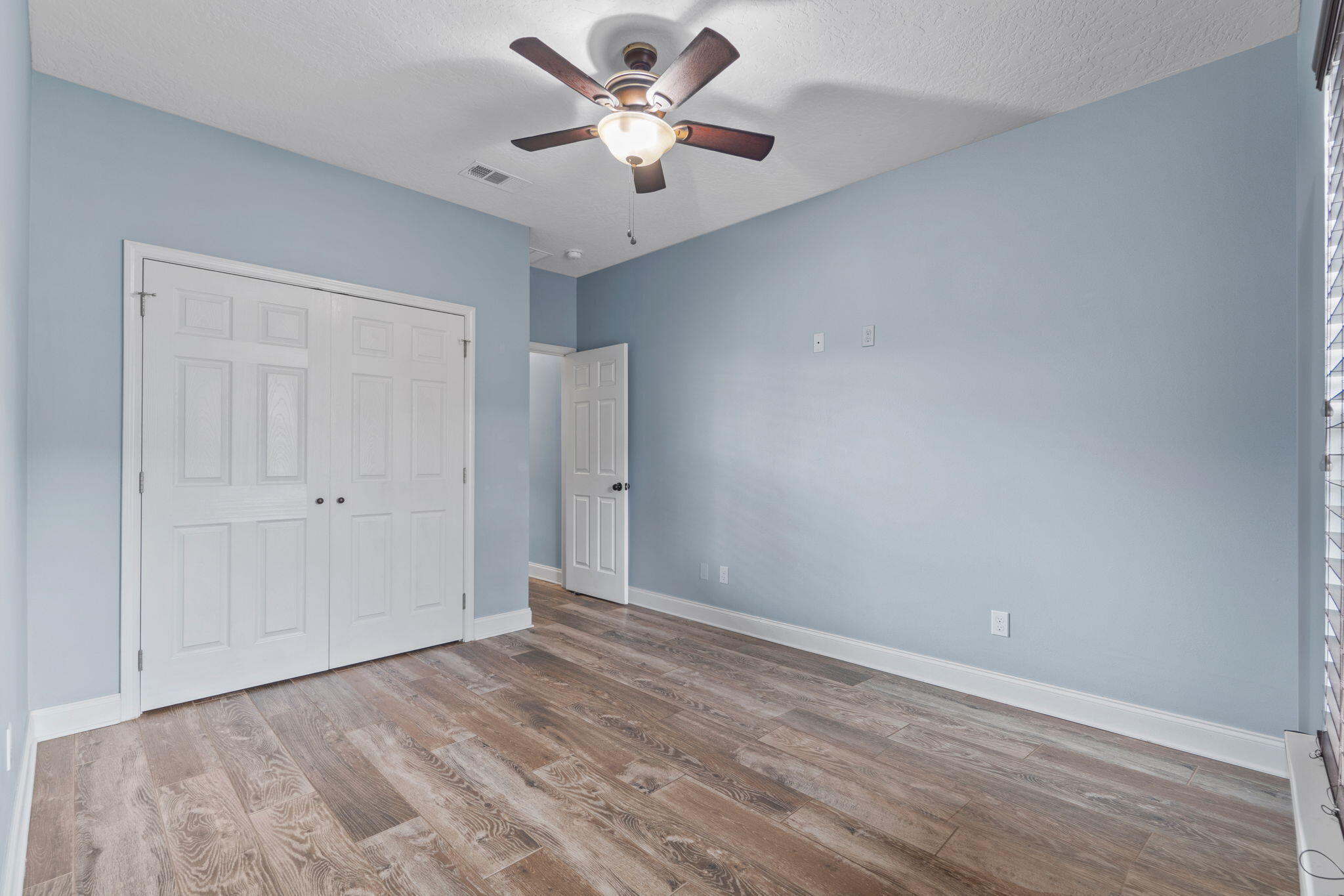 CRESCENT SHORES - Residential