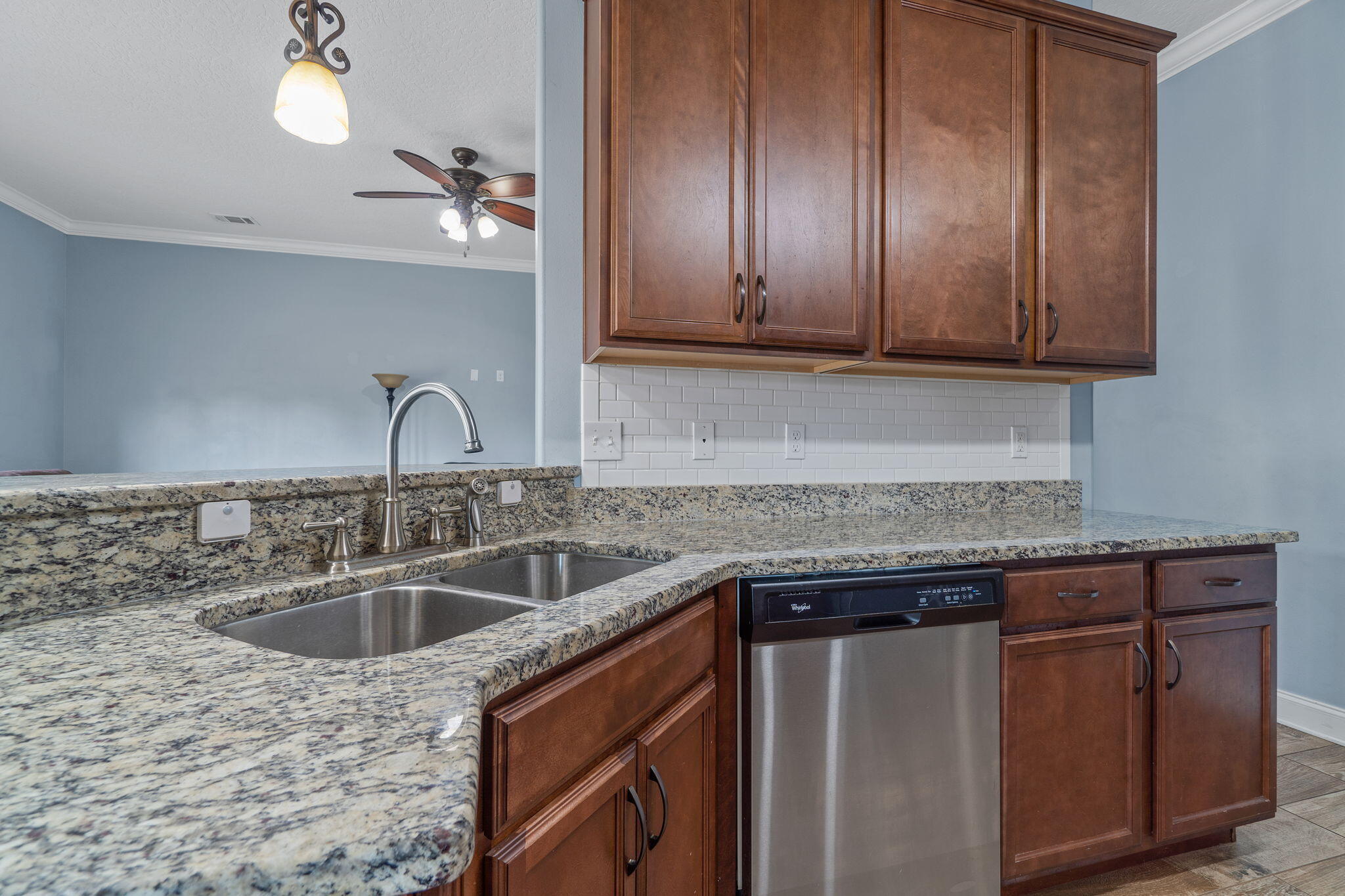 CRESCENT SHORES - Residential