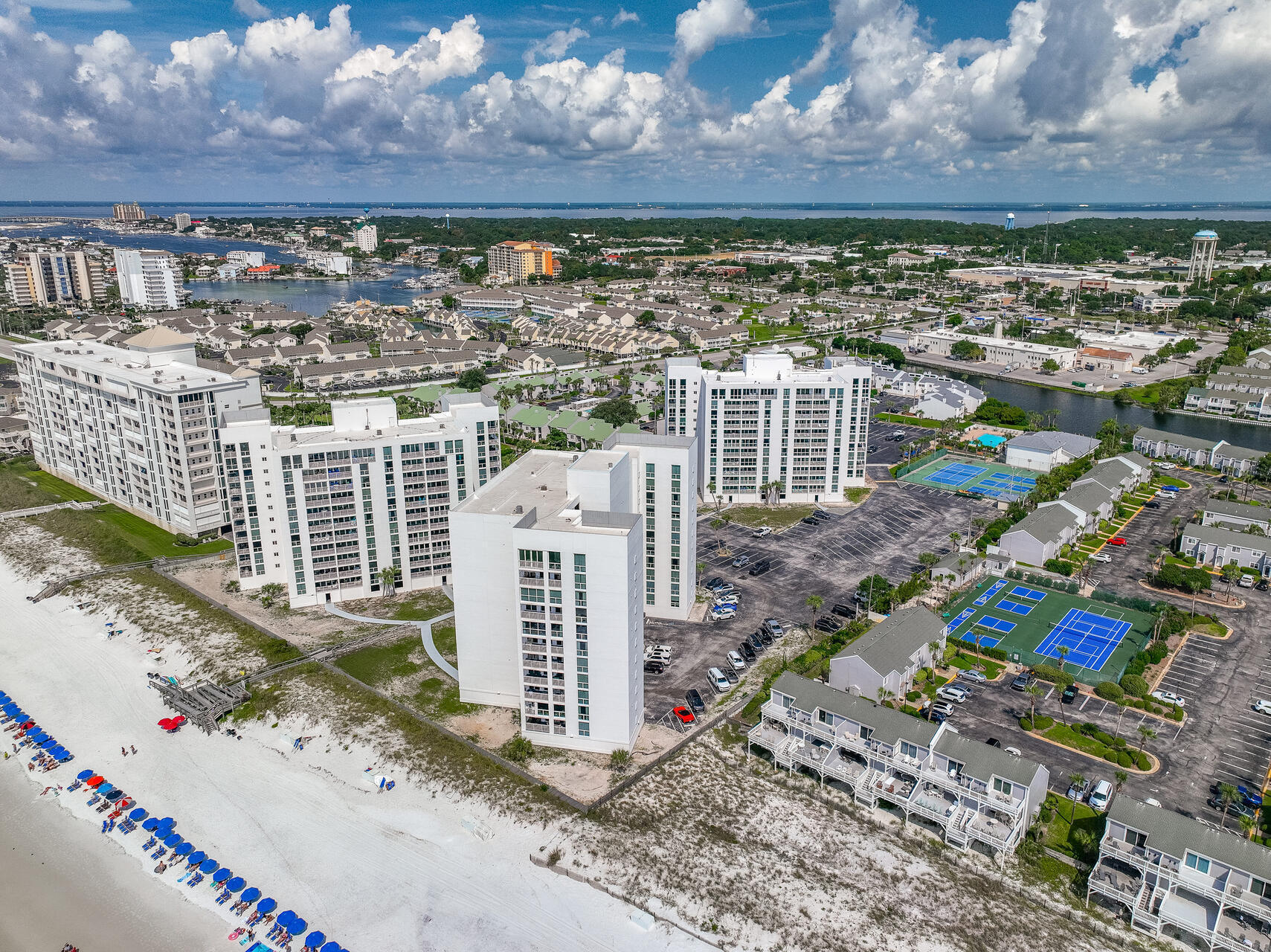 SHORELINE TOWERS 3 - Residential