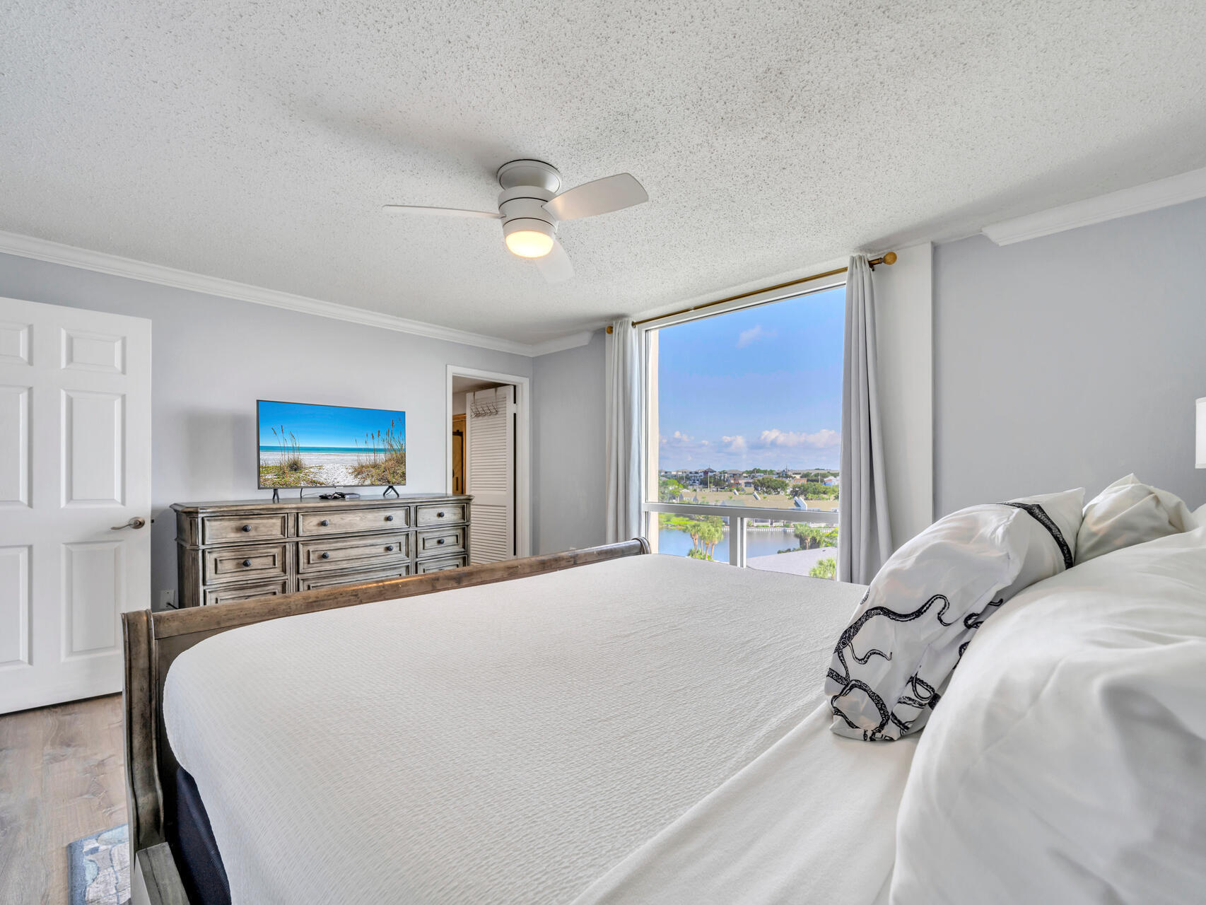 SHORELINE TOWERS 3 - Residential