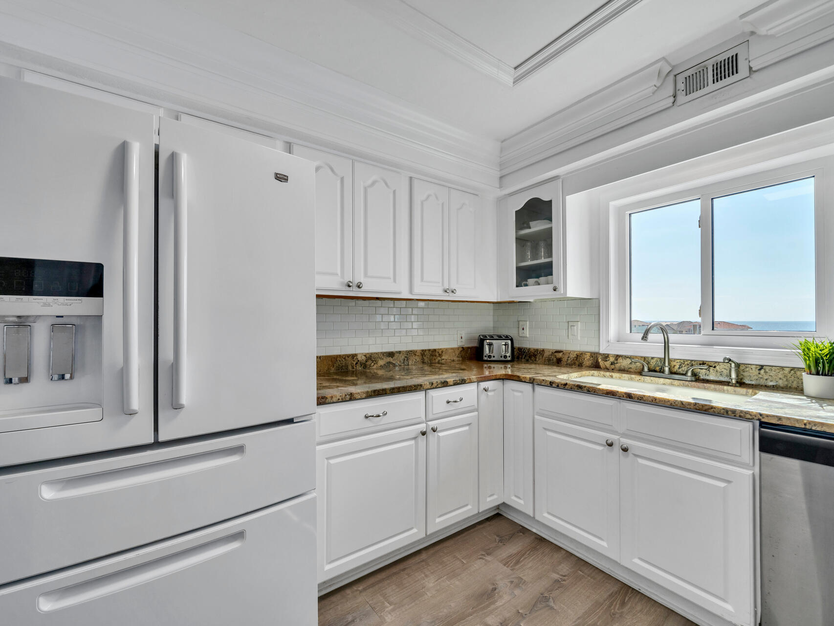 SHORELINE TOWERS 3 - Residential