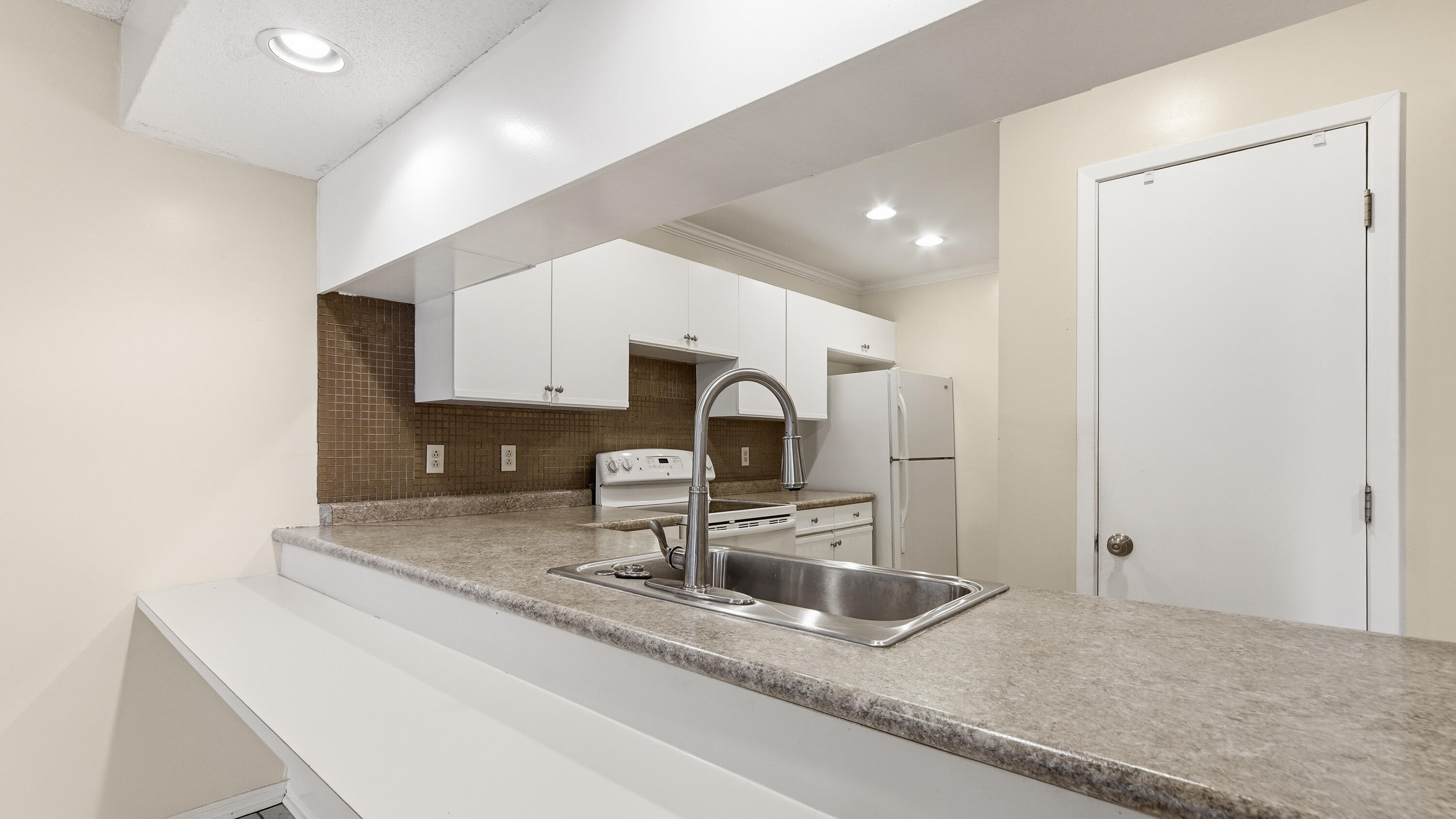 EDGEWATER GOLF VILLAS 2A CONDO - Residential