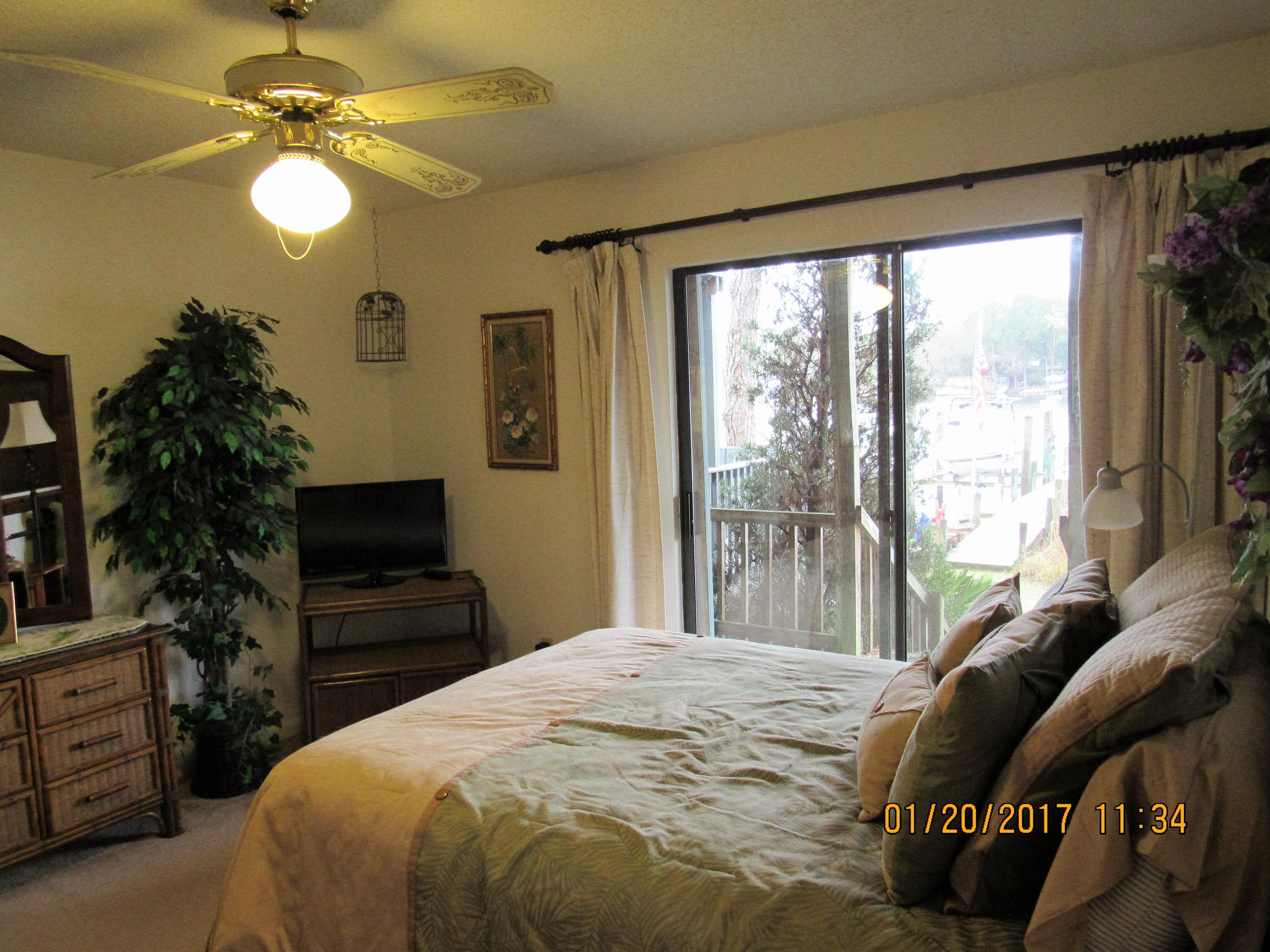 SWIFT BAYOU T/H - Residential Lease