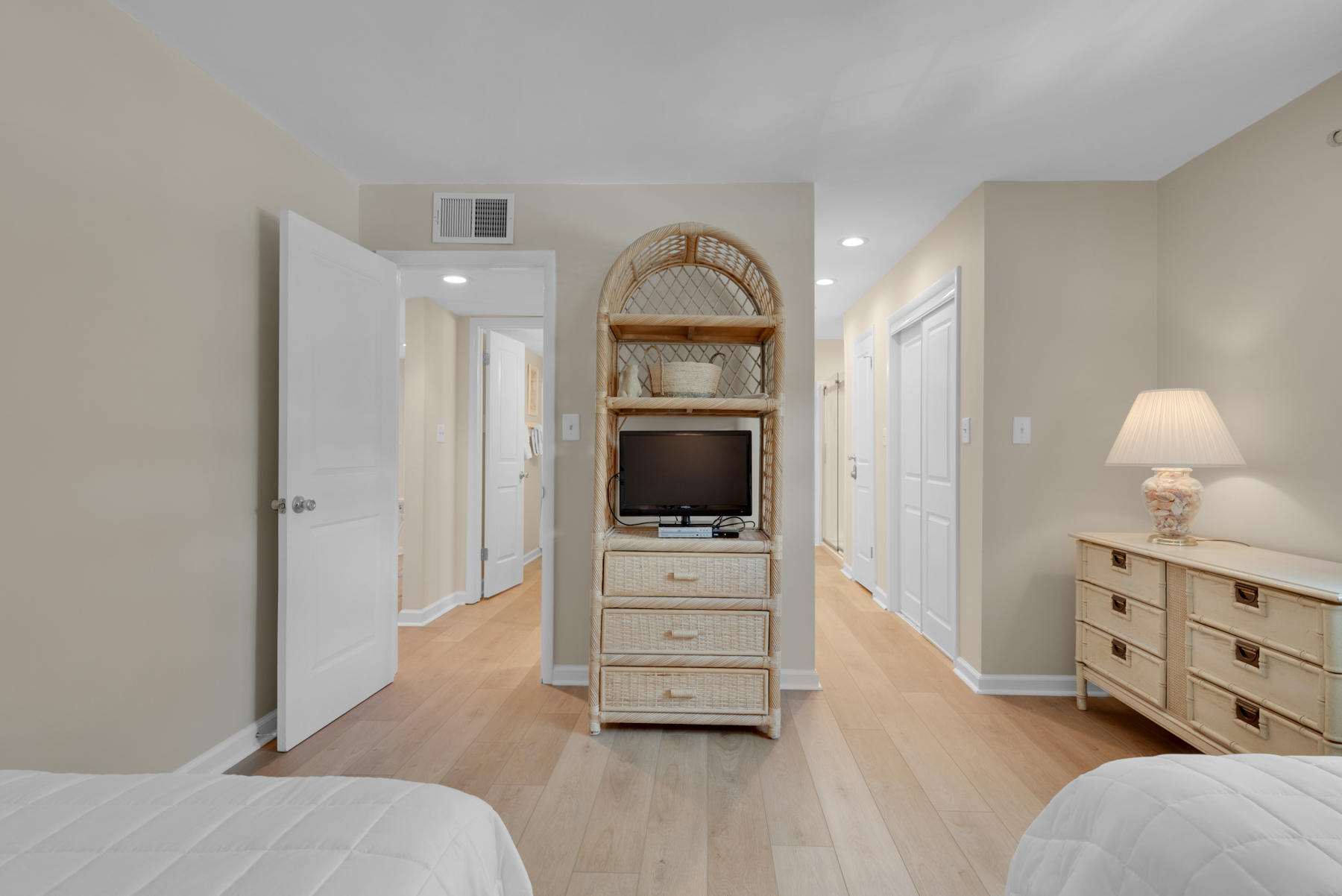 SEASCAPE CONDO GARDEN VILLA - Residential