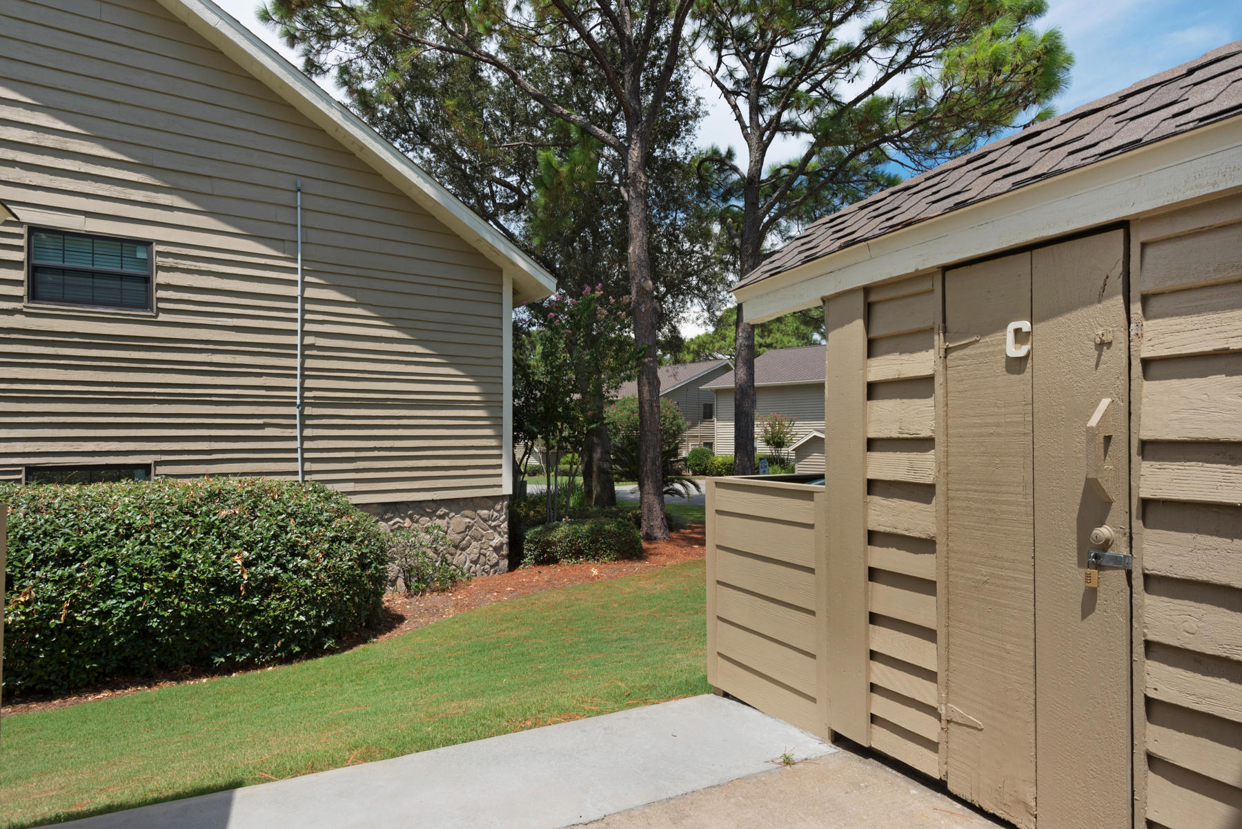 SEASCAPE CONDO GARDEN VILLA - Residential