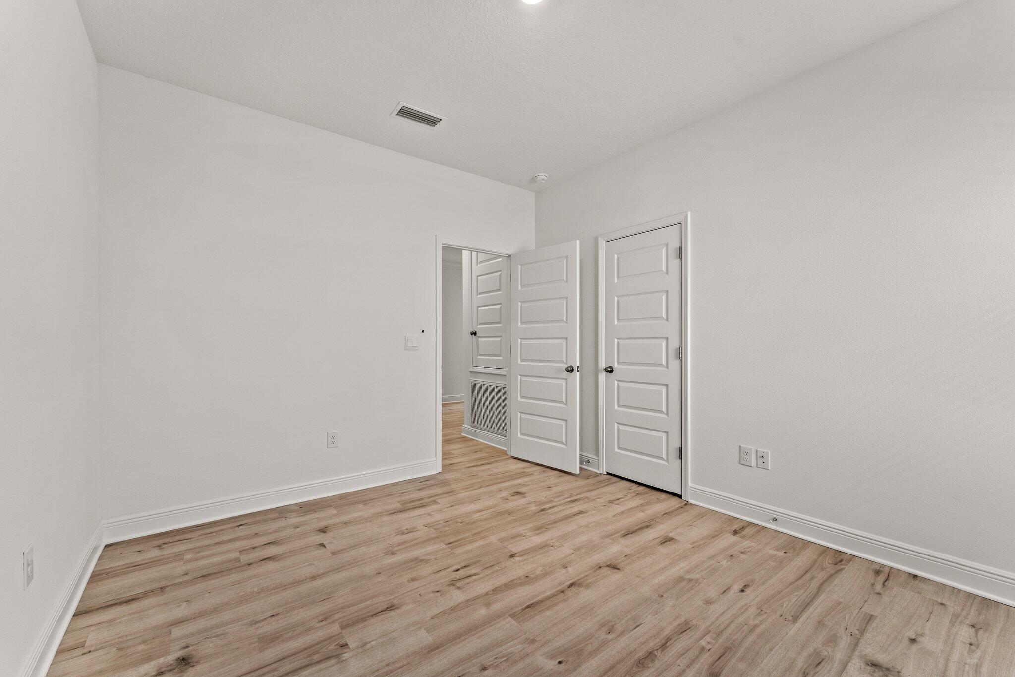 LIVE OAK HARBOUR - Residential Lease