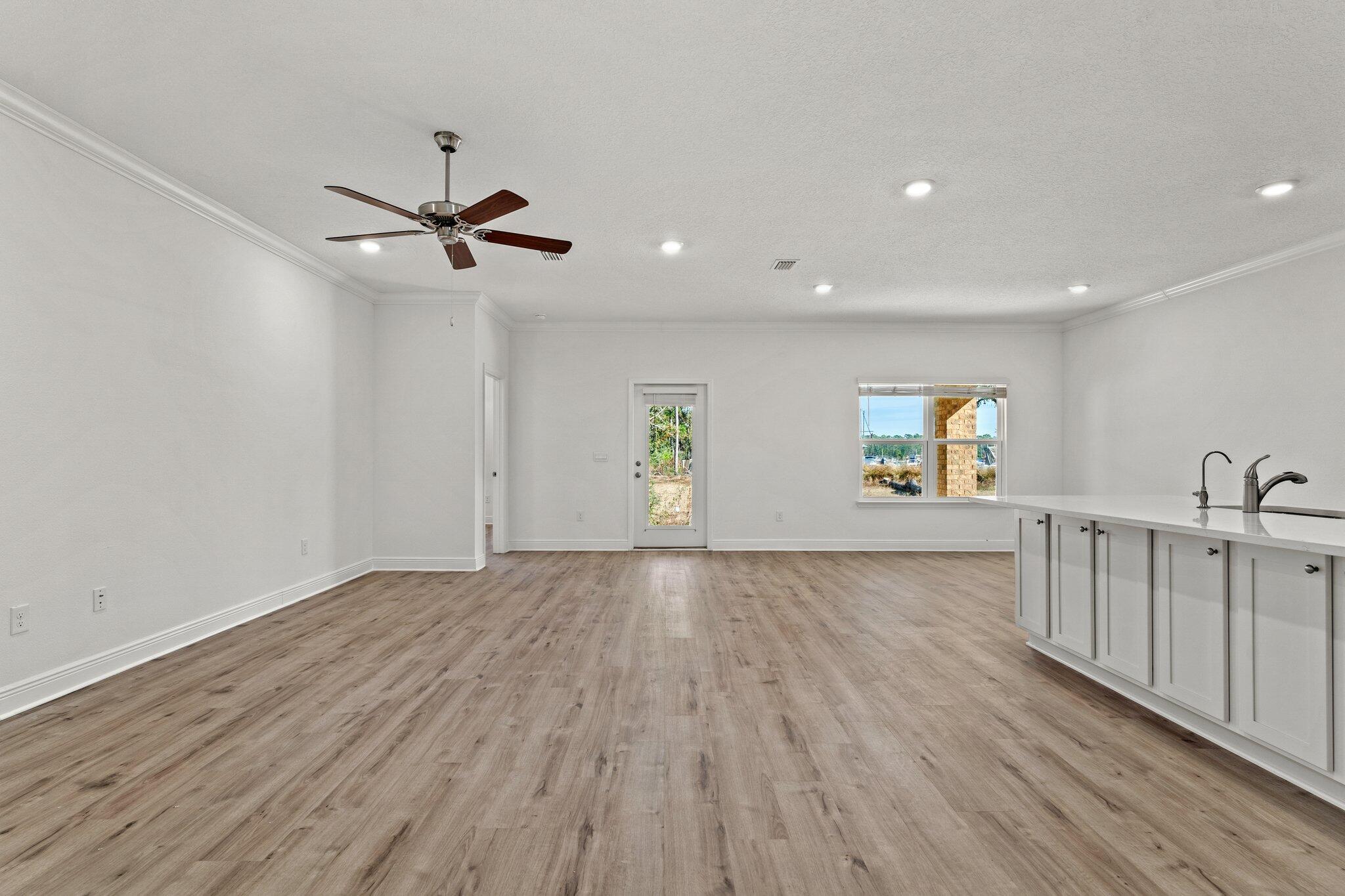 LIVE OAK HARBOUR - Residential Lease