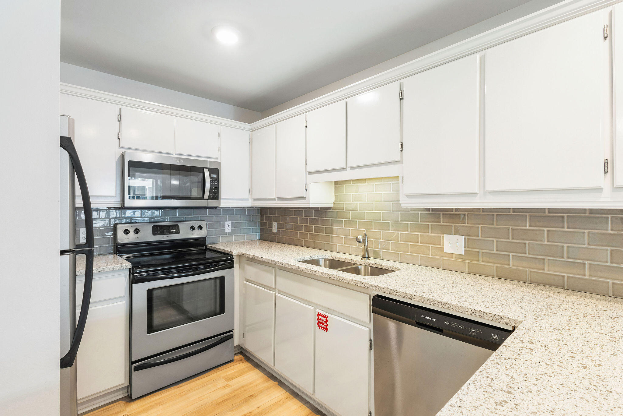 BEACHSIDE VILLAS CONDO - Residential