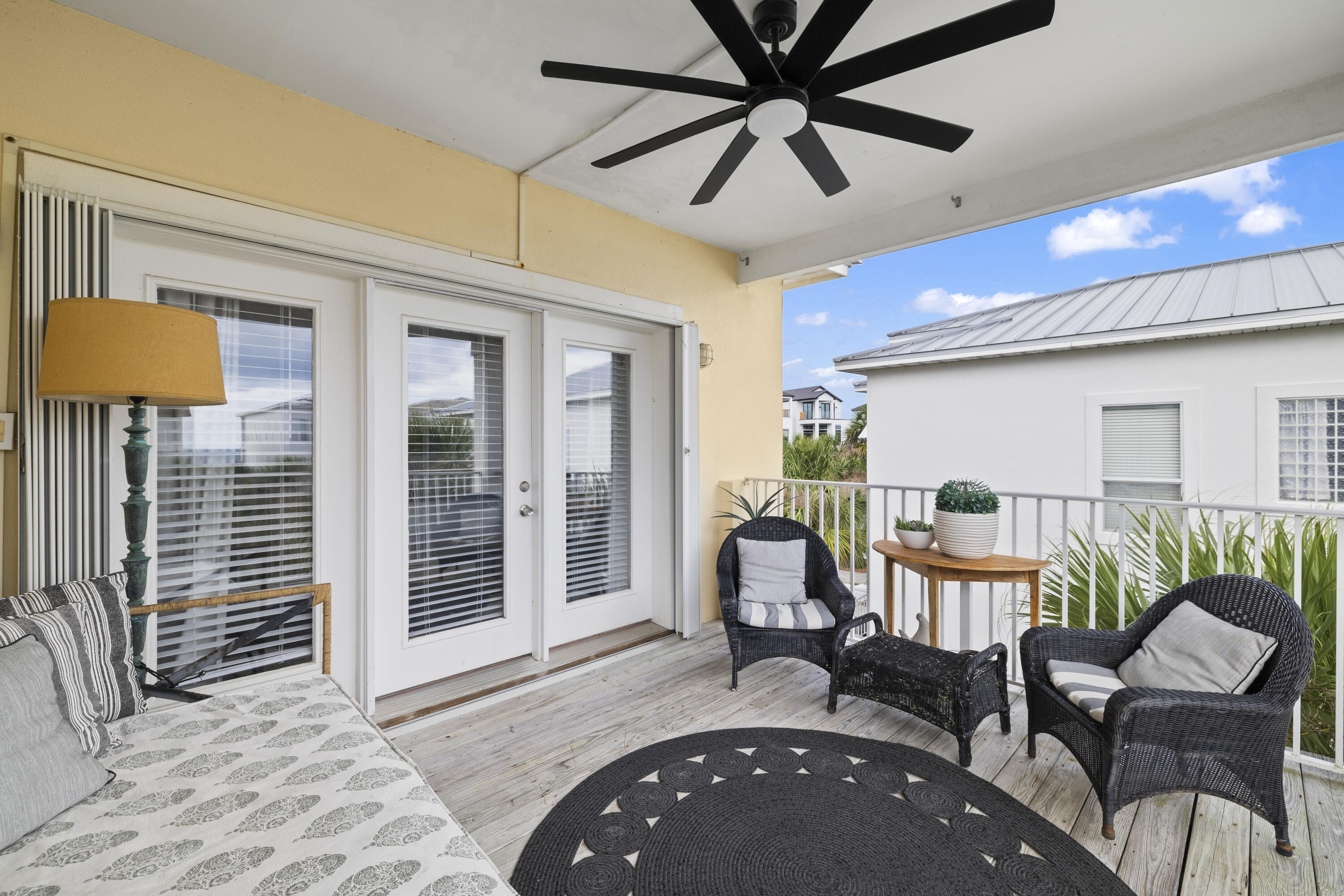 SEAGROVE BY THE SEA - Residential