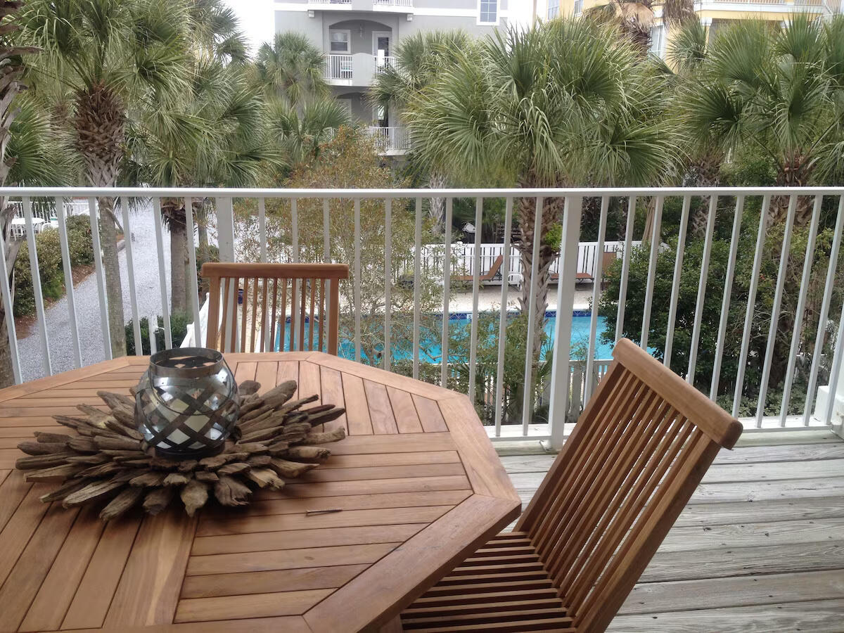 SEAGROVE BY THE SEA - Residential