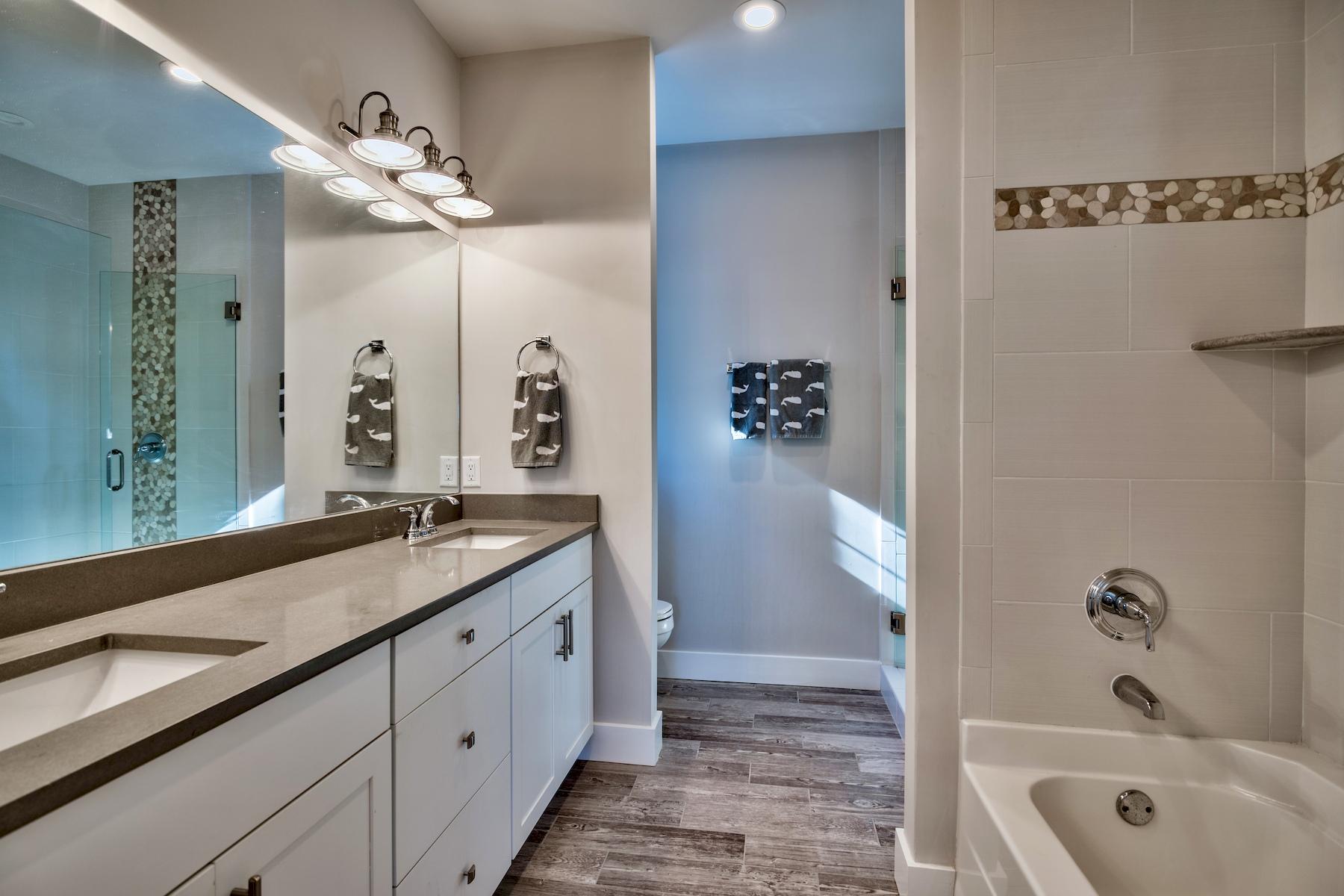 EMERALD WATERS VILLAGE - Residential