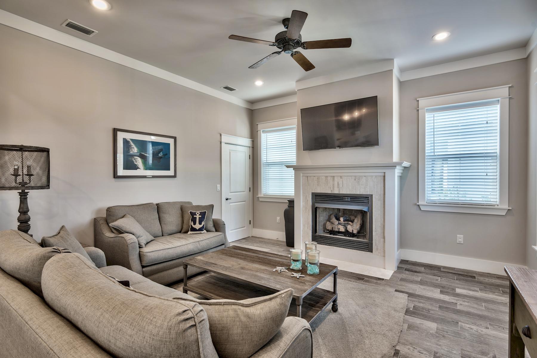 EMERALD WATERS VILLAGE - Residential