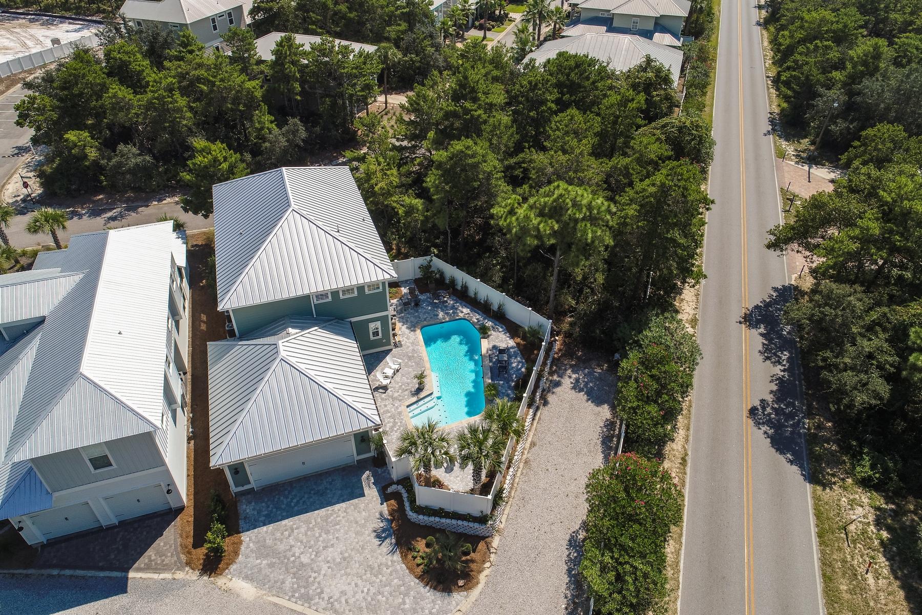 EMERALD WATERS VILLAGE - Residential