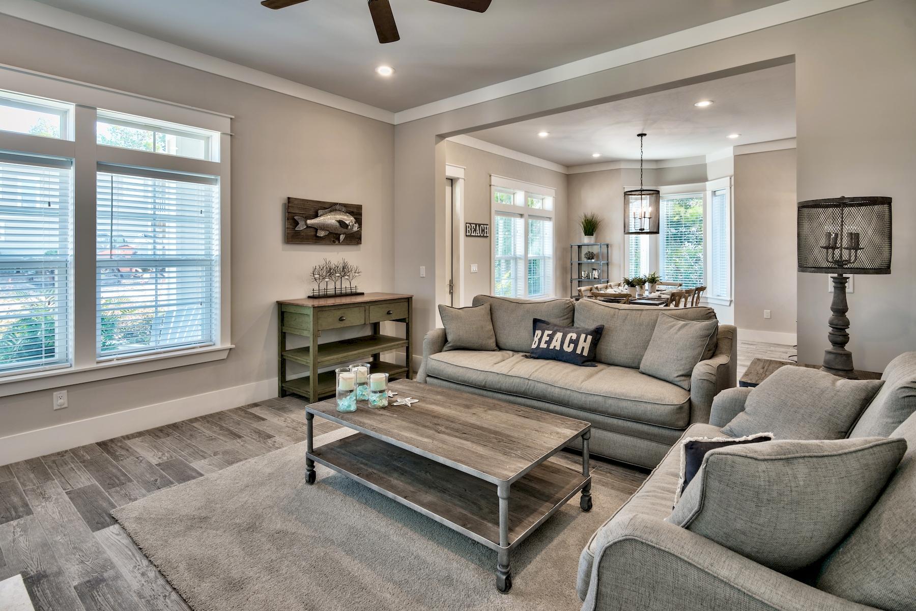 EMERALD WATERS VILLAGE - Residential