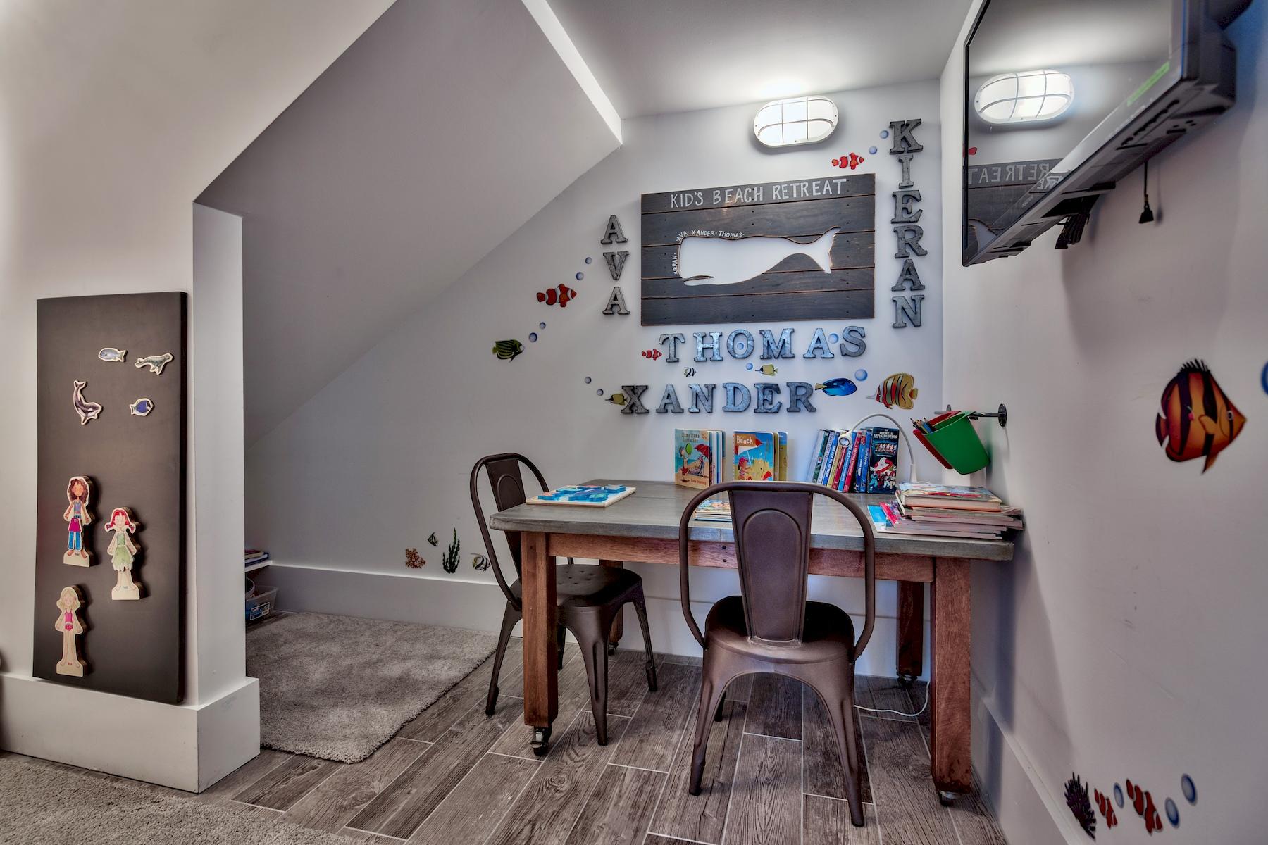 EMERALD WATERS VILLAGE - Residential