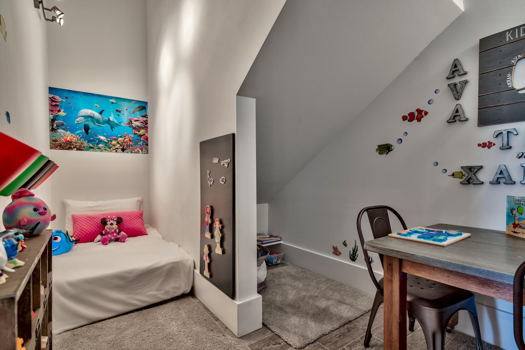 EMERALD WATERS VILLAGE - Residential