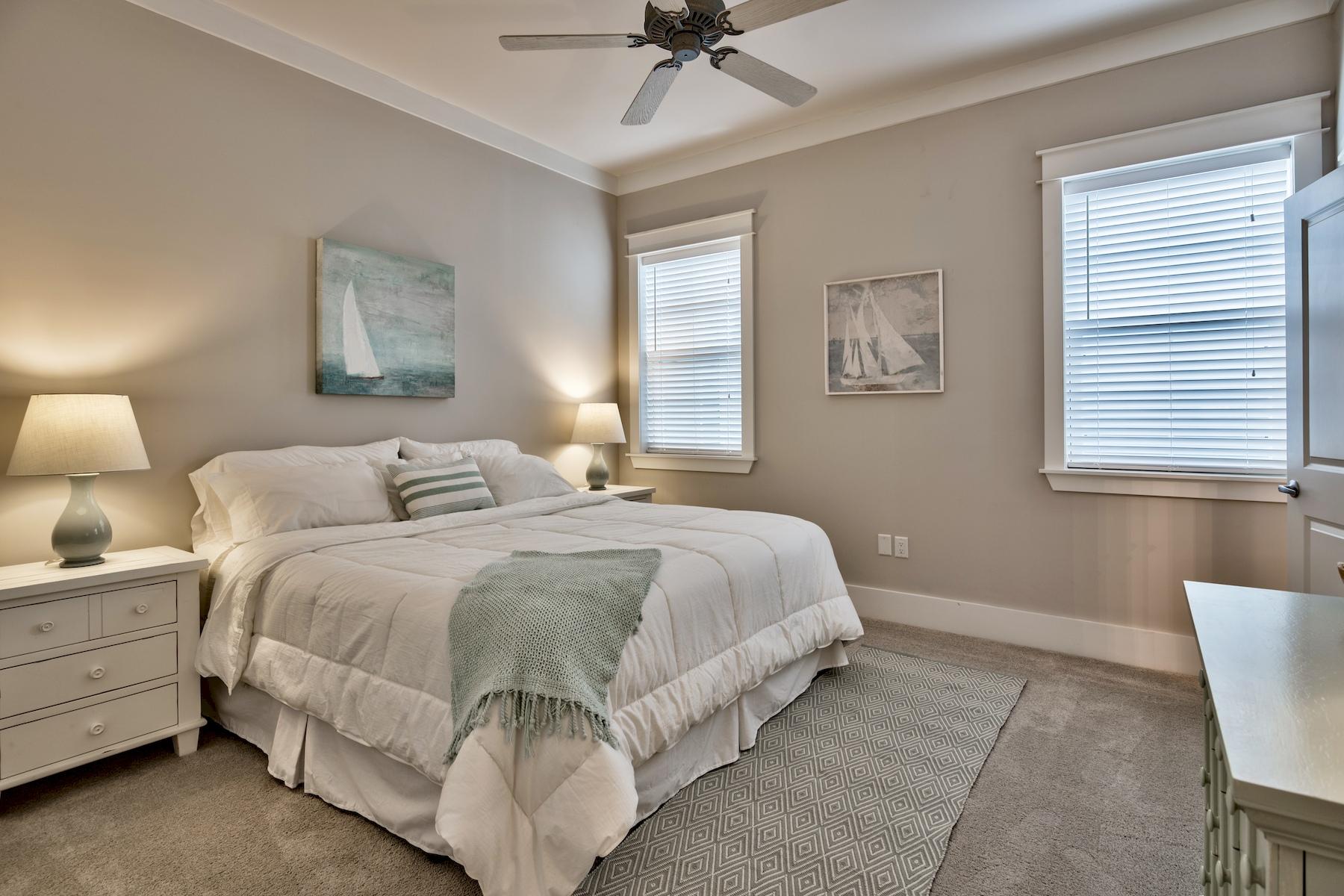 EMERALD WATERS VILLAGE - Residential