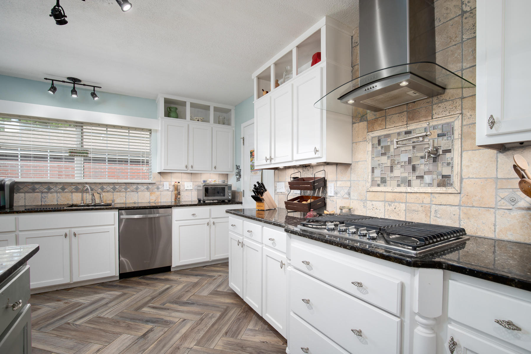 HOLLEY BY THE SEA - Residential