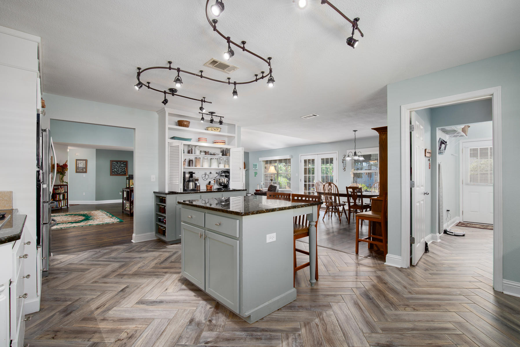 HOLLEY BY THE SEA - Residential