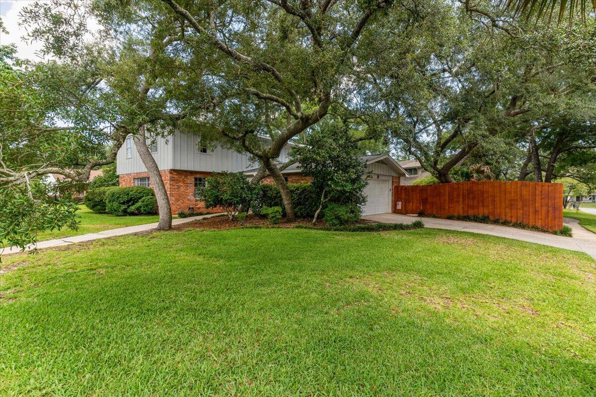 CHELSEA WOODS - Residential