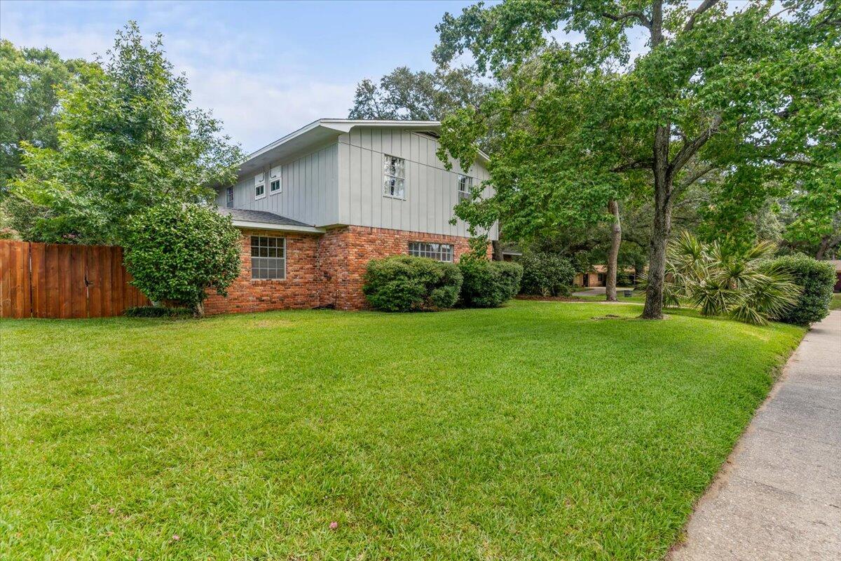 CHELSEA WOODS - Residential