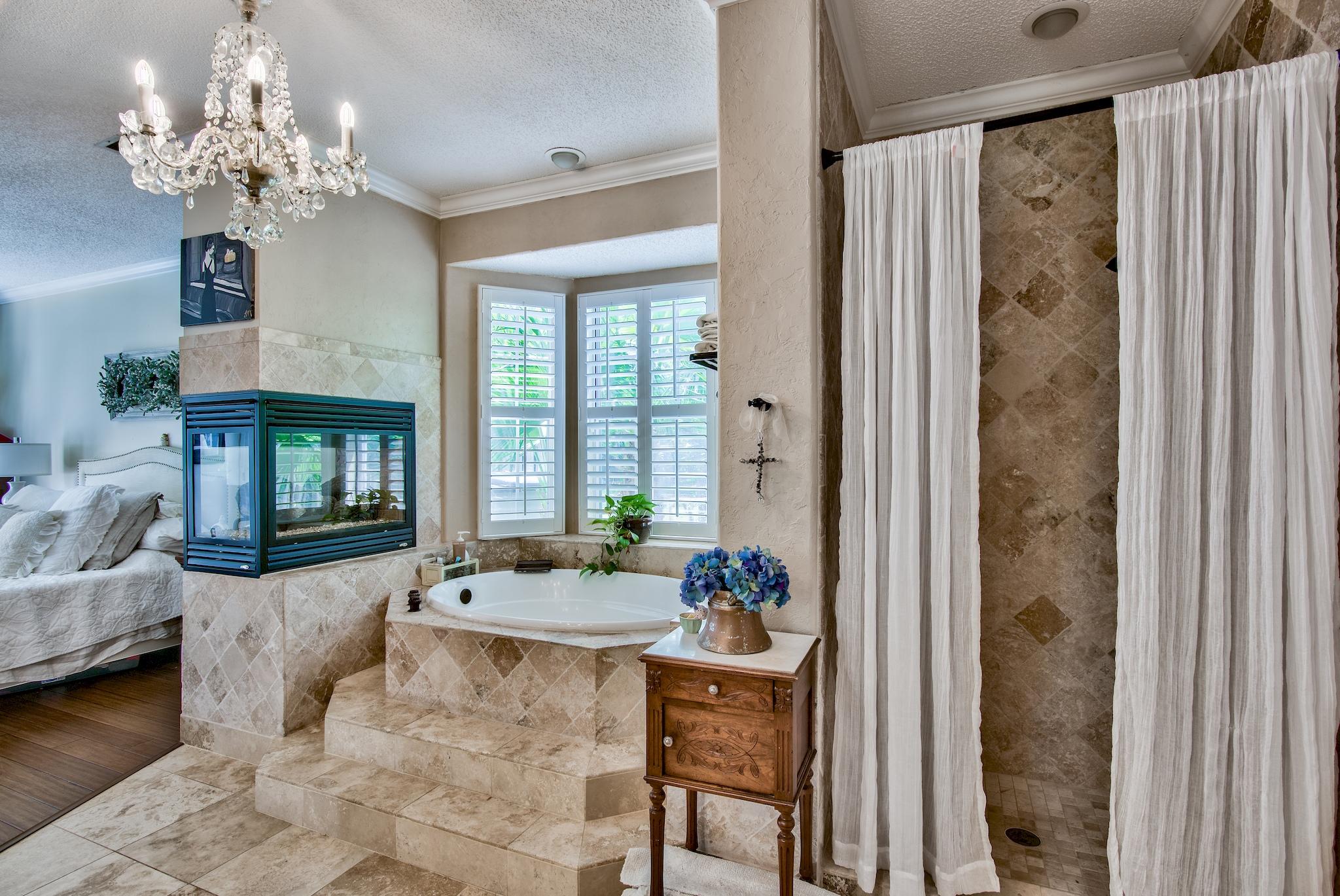 WINDSOR FOREST - Residential