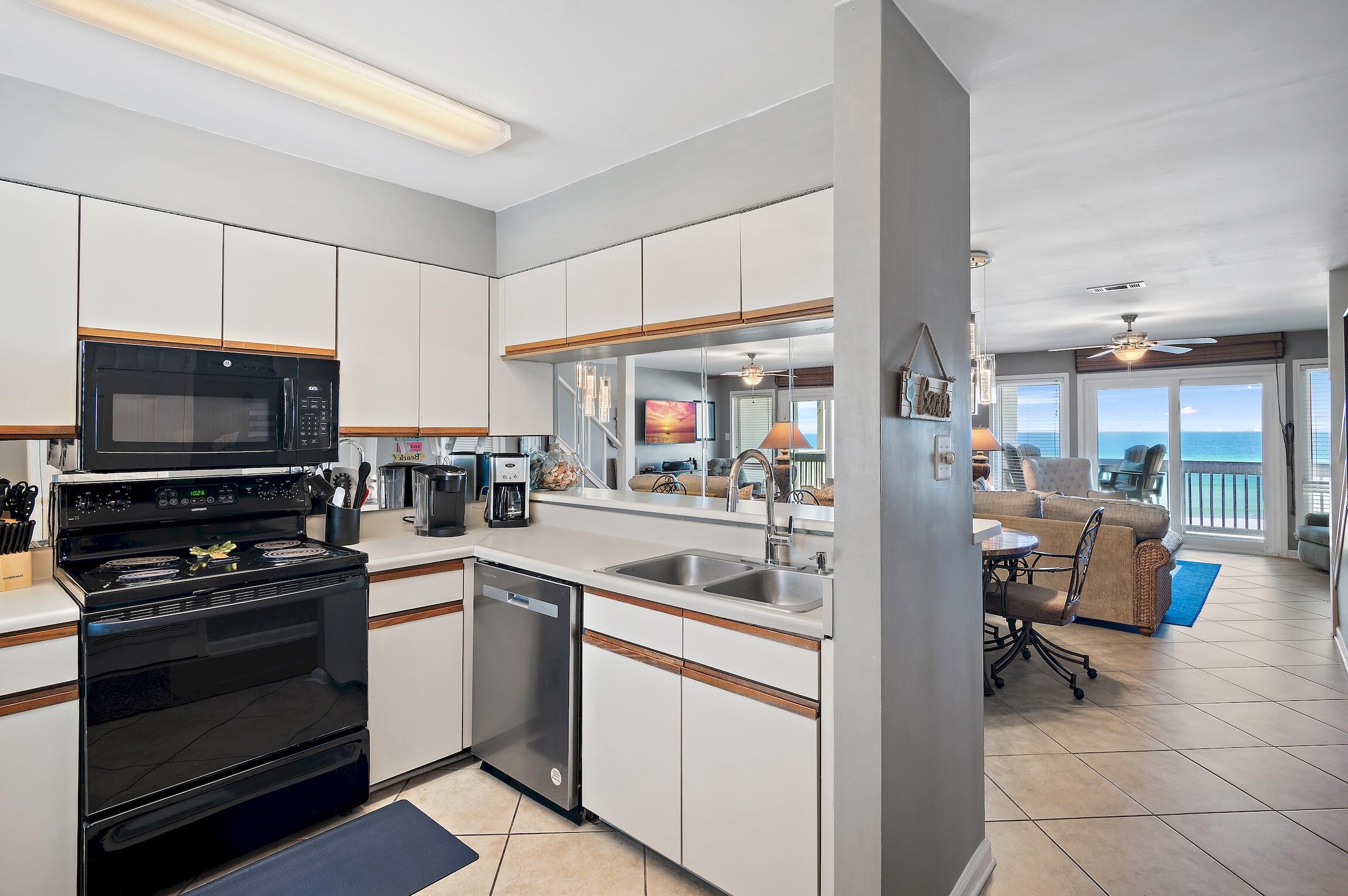 RAMSGATE HARBOUR PH 2 CONDO - Residential