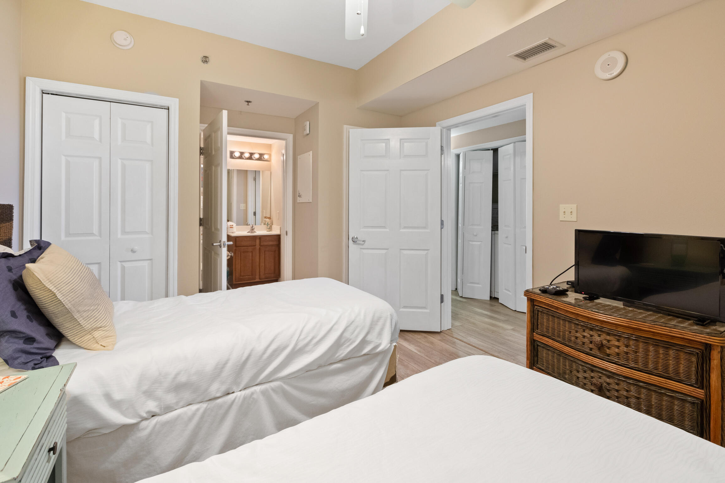 ARIEL DUNES - Residential