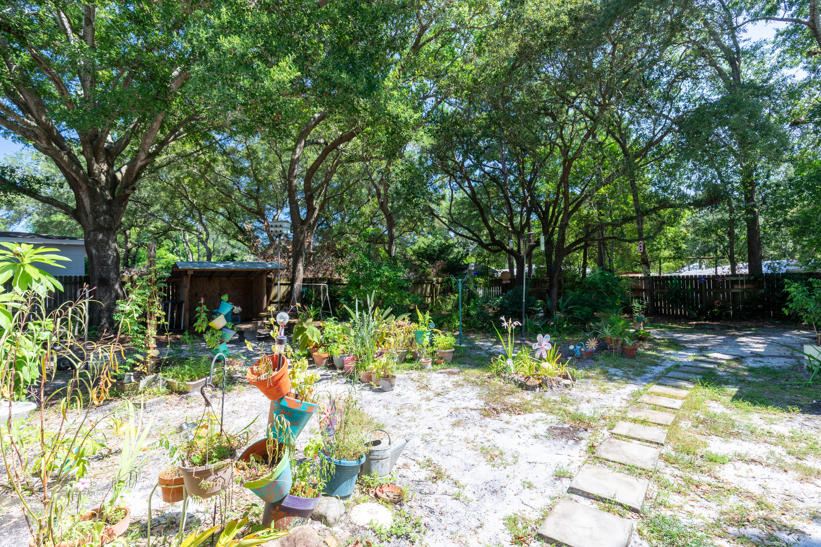 ELLIOTTS POINT 8TH ADDN - Residential