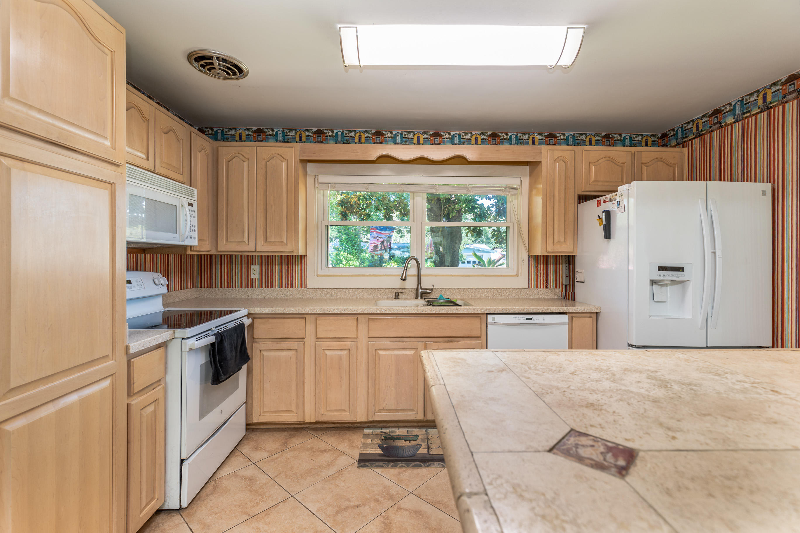 ELLIOTTS POINT 8TH ADDN - Residential